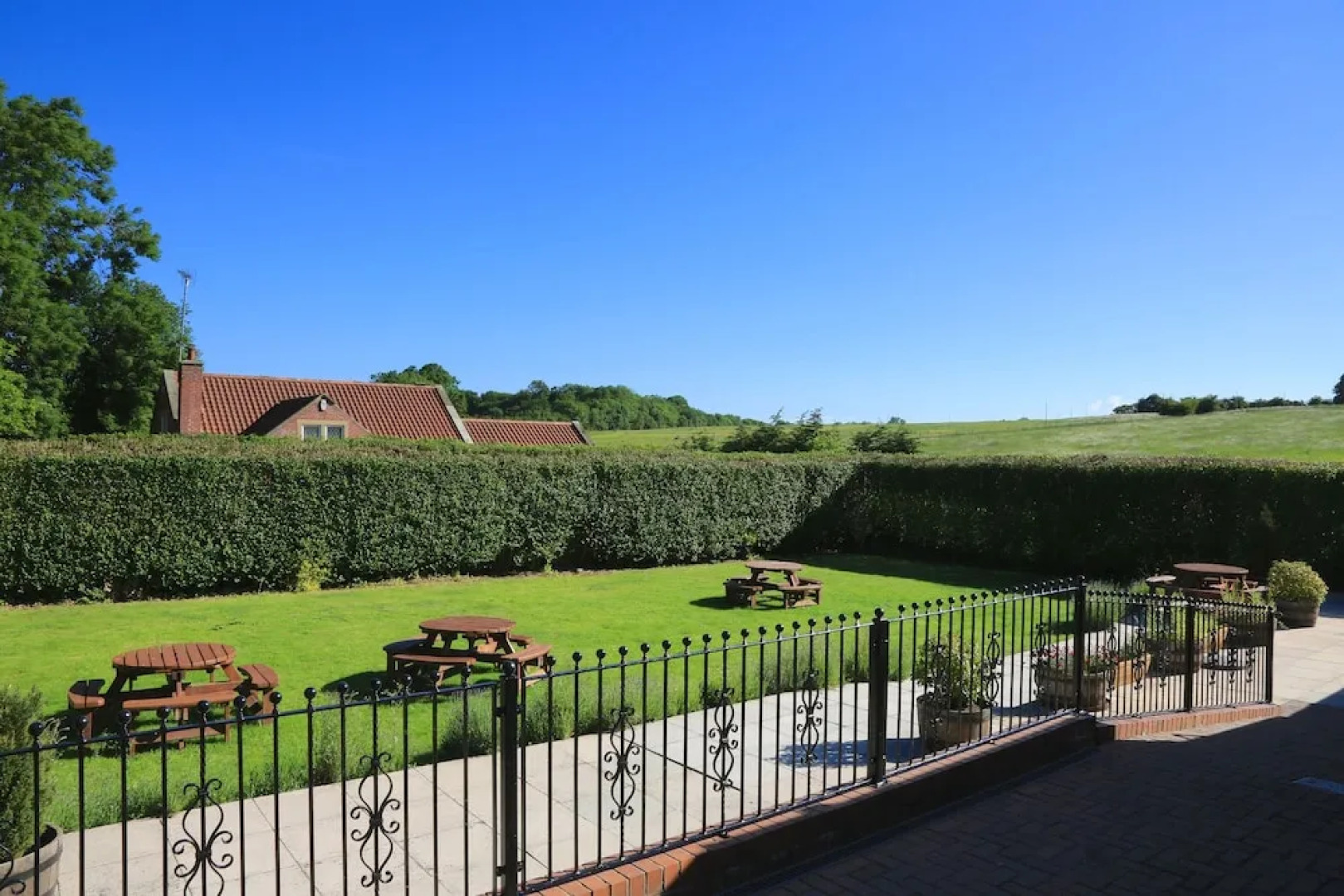 The George Carvery & Hotel