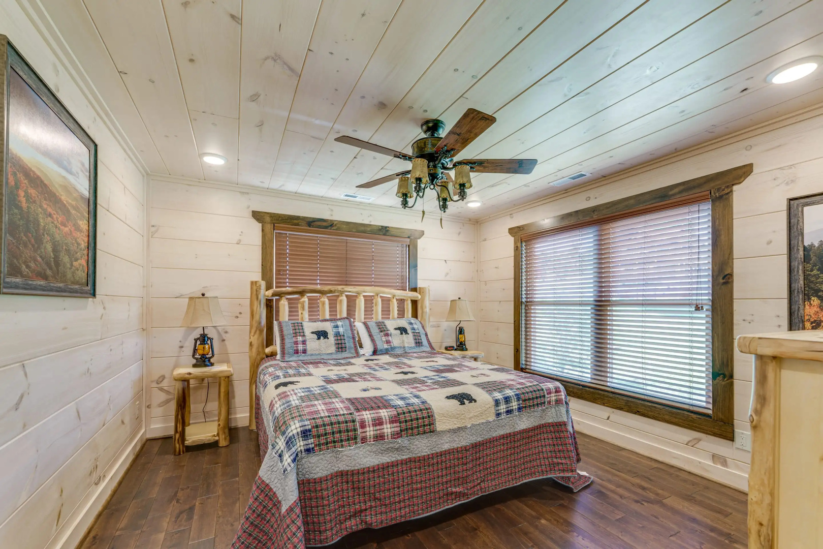 T-Bears Cabin: Hot Tub, Game Room, Theater Room