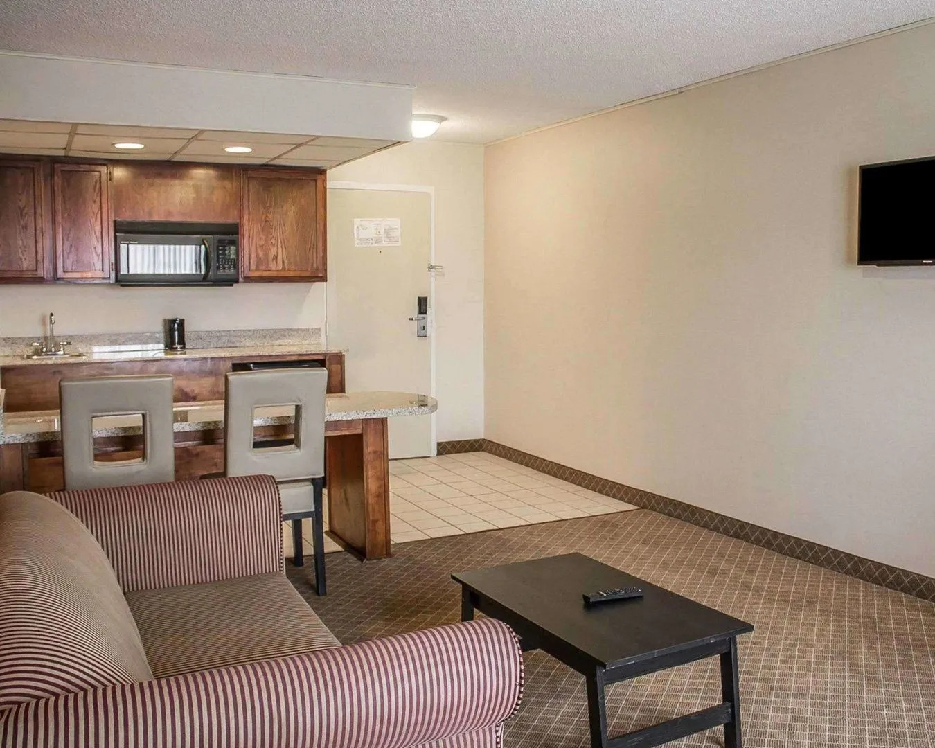 Howard Johnson by Wyndham Columbus State Fairgrounds I-71