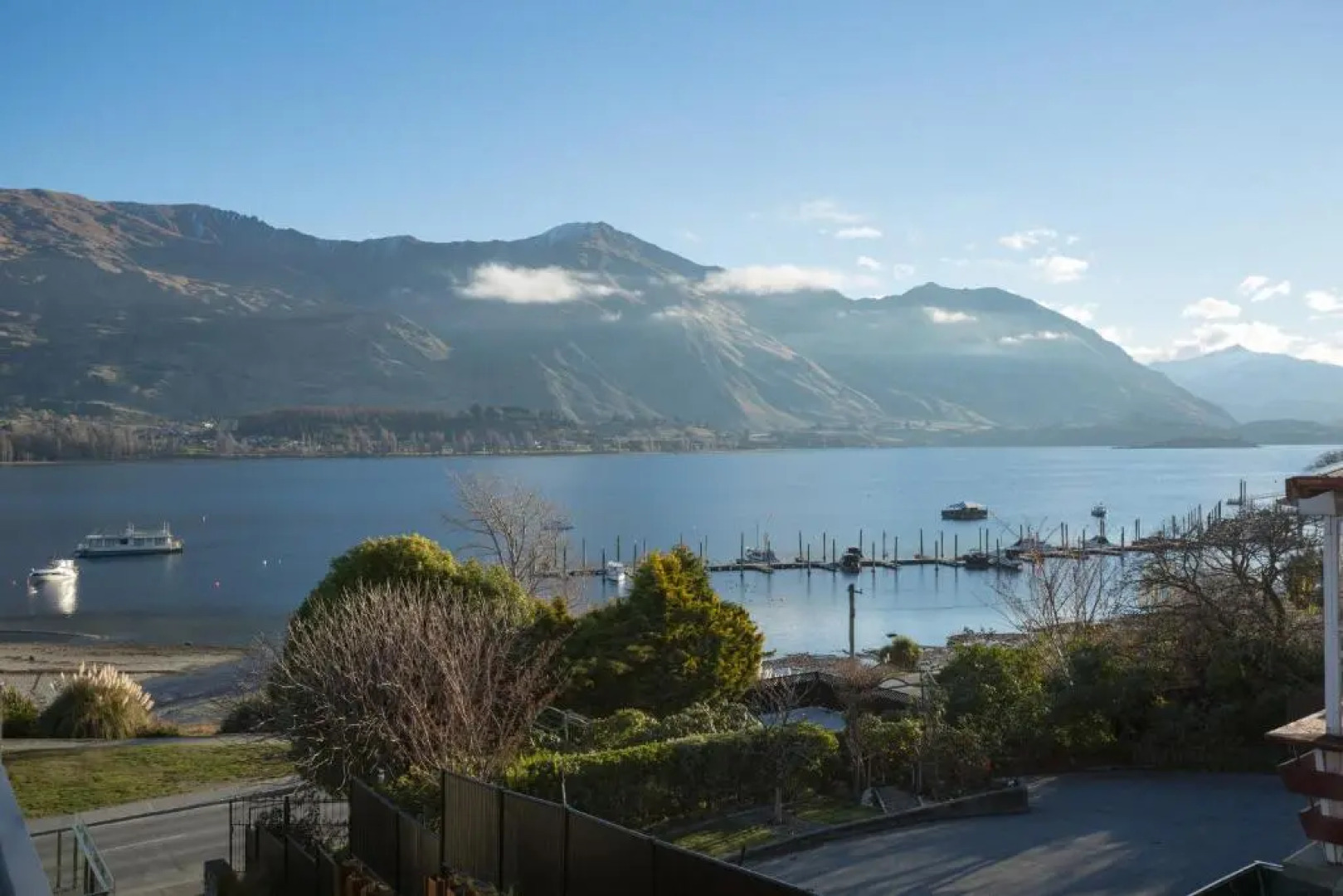 Lakeshore Springs Apartments