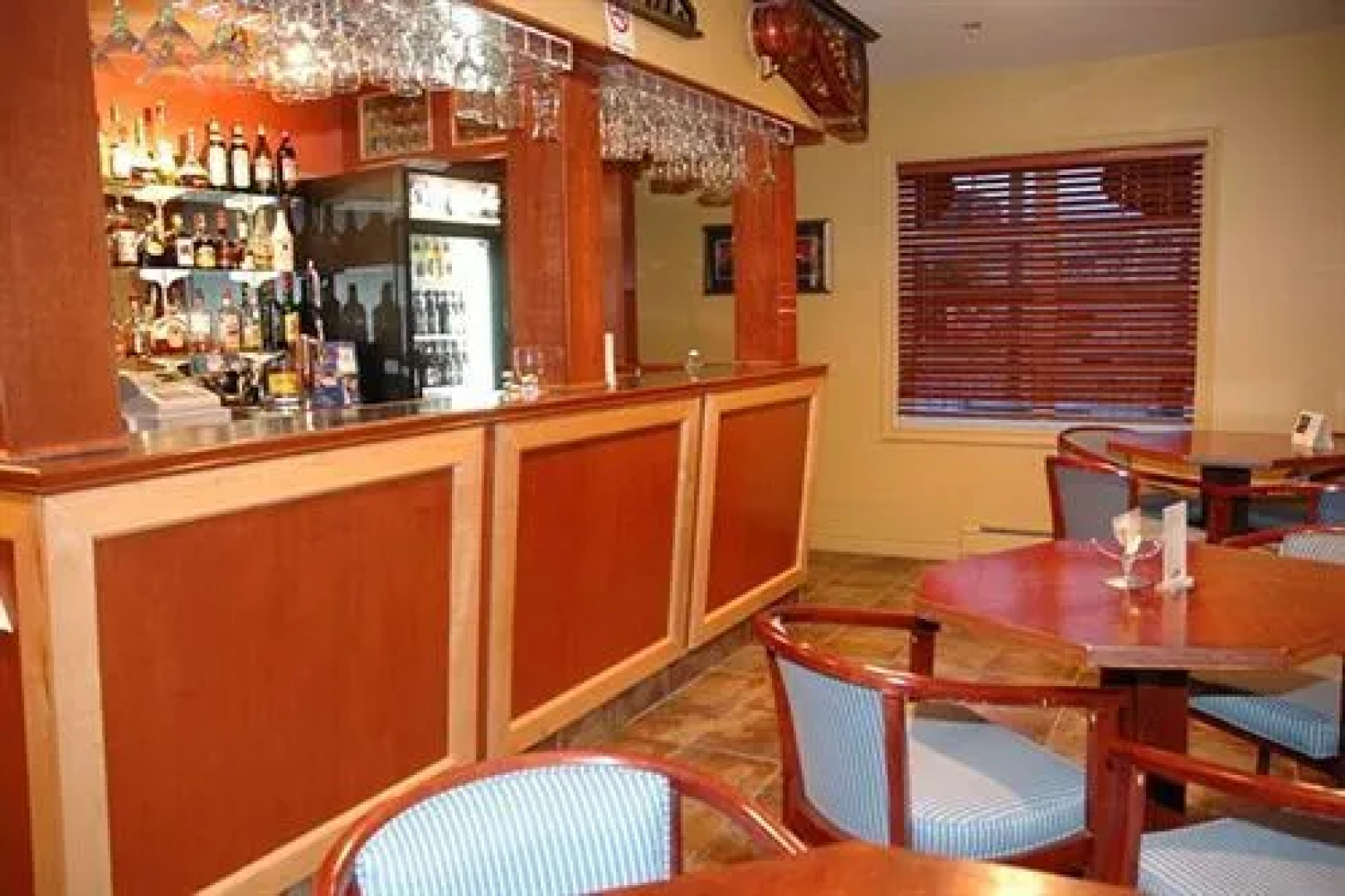 Midtown Motel & Suites