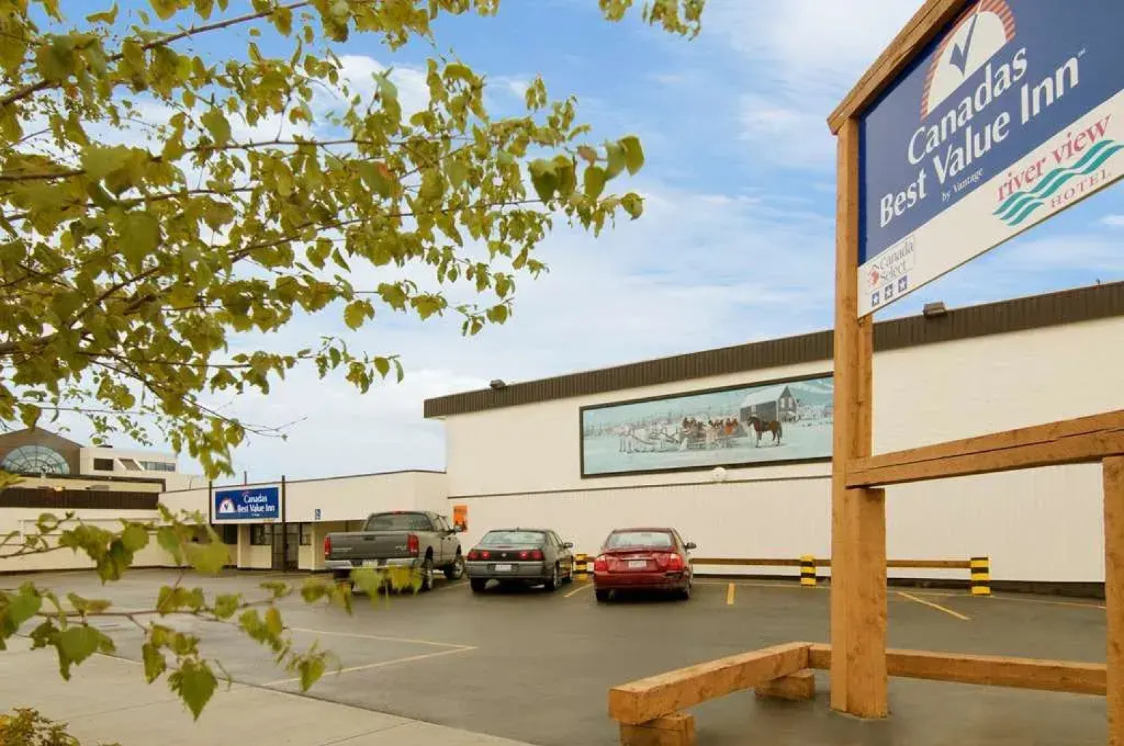 Canadas Best Value Inn River View Hotel