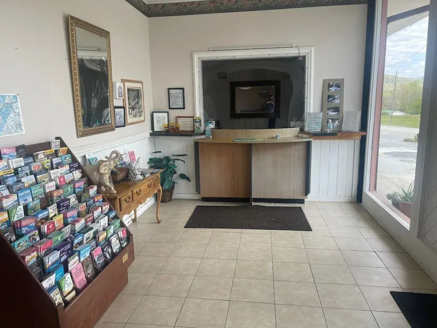 Knights Inn - Dillard