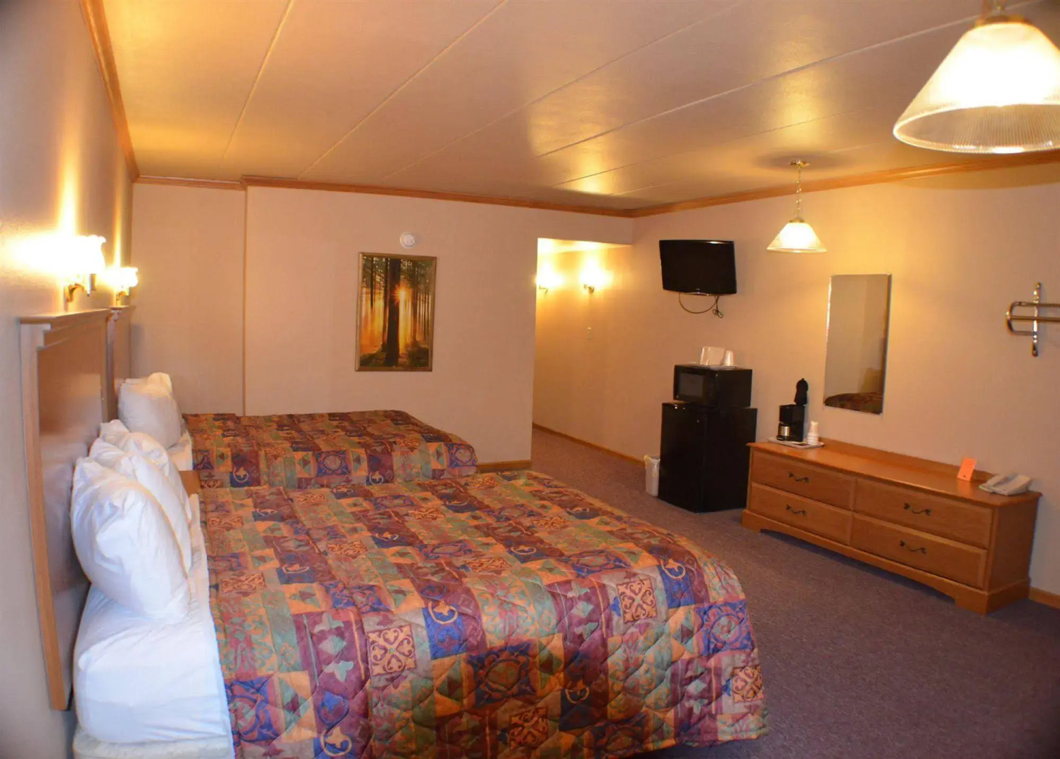 Amber's Inn & Suites