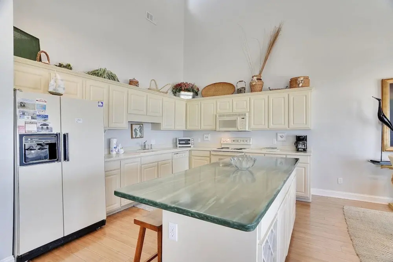 Sandy Toes by Book That Condo