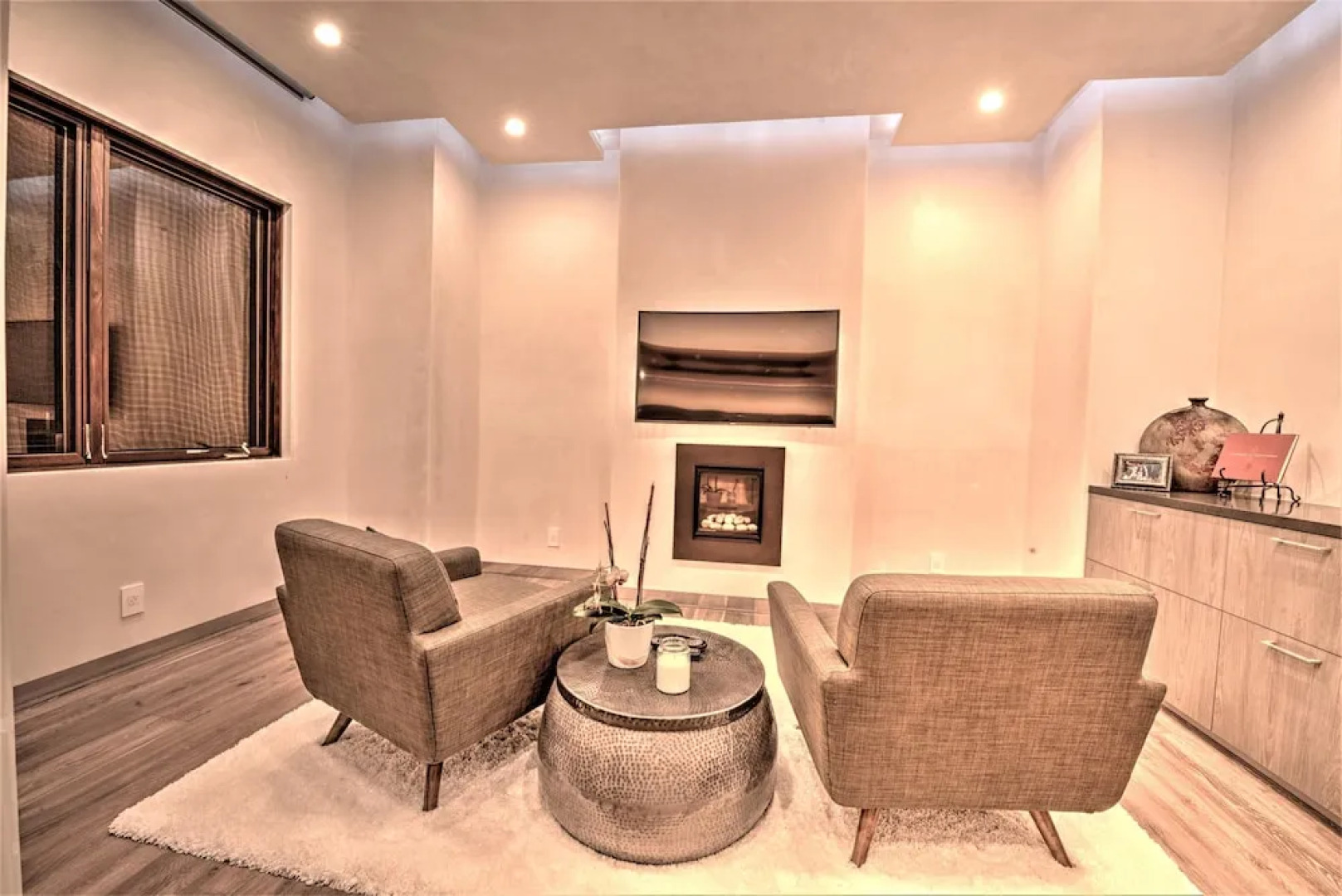 Lx1a: Luxury Contemporary Villa in The Middle of Nature