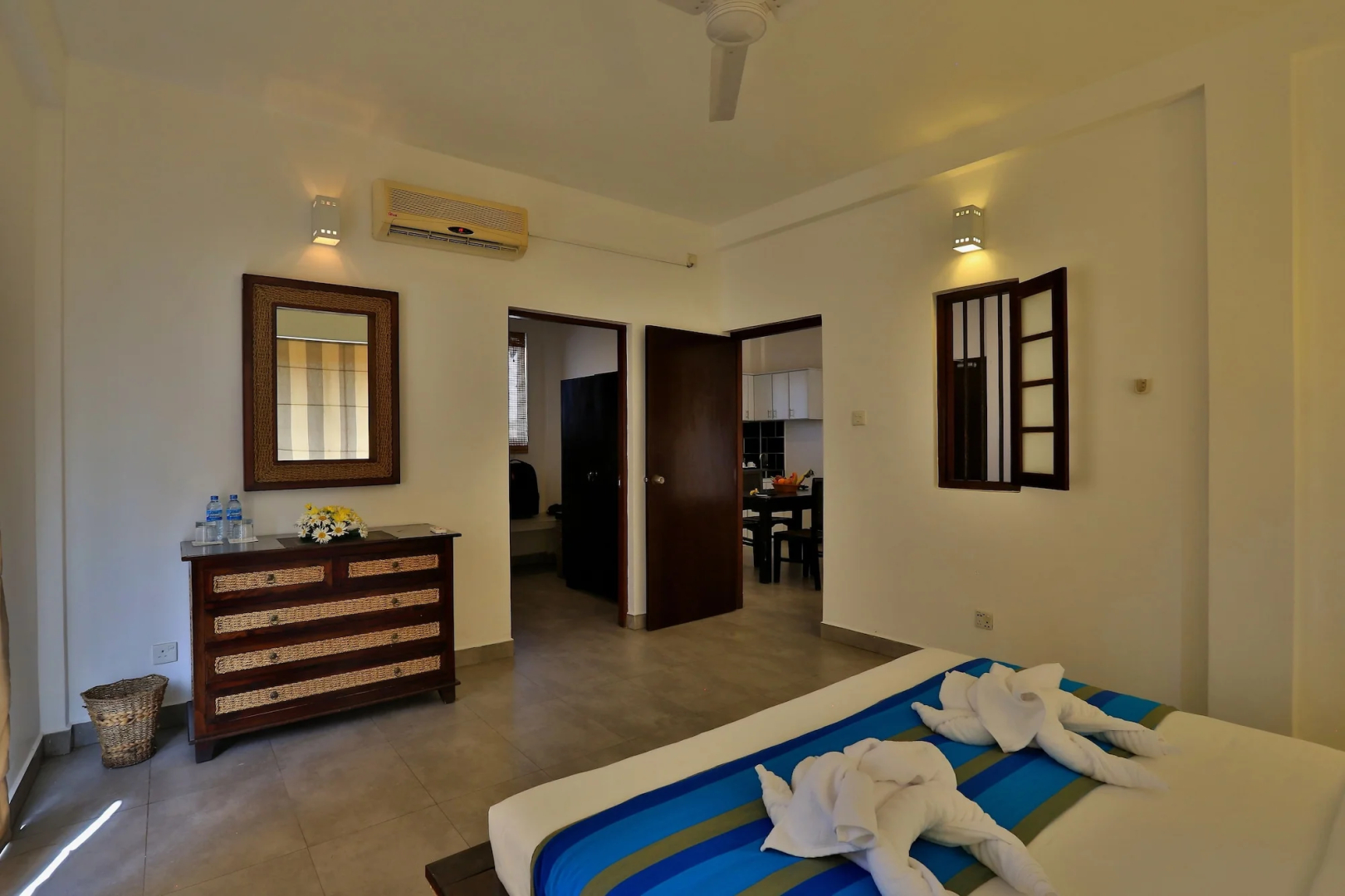 St. Lachlan Hotel & Suites