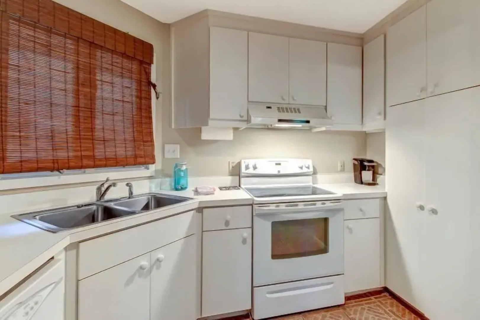 2354/56-courtside Villas