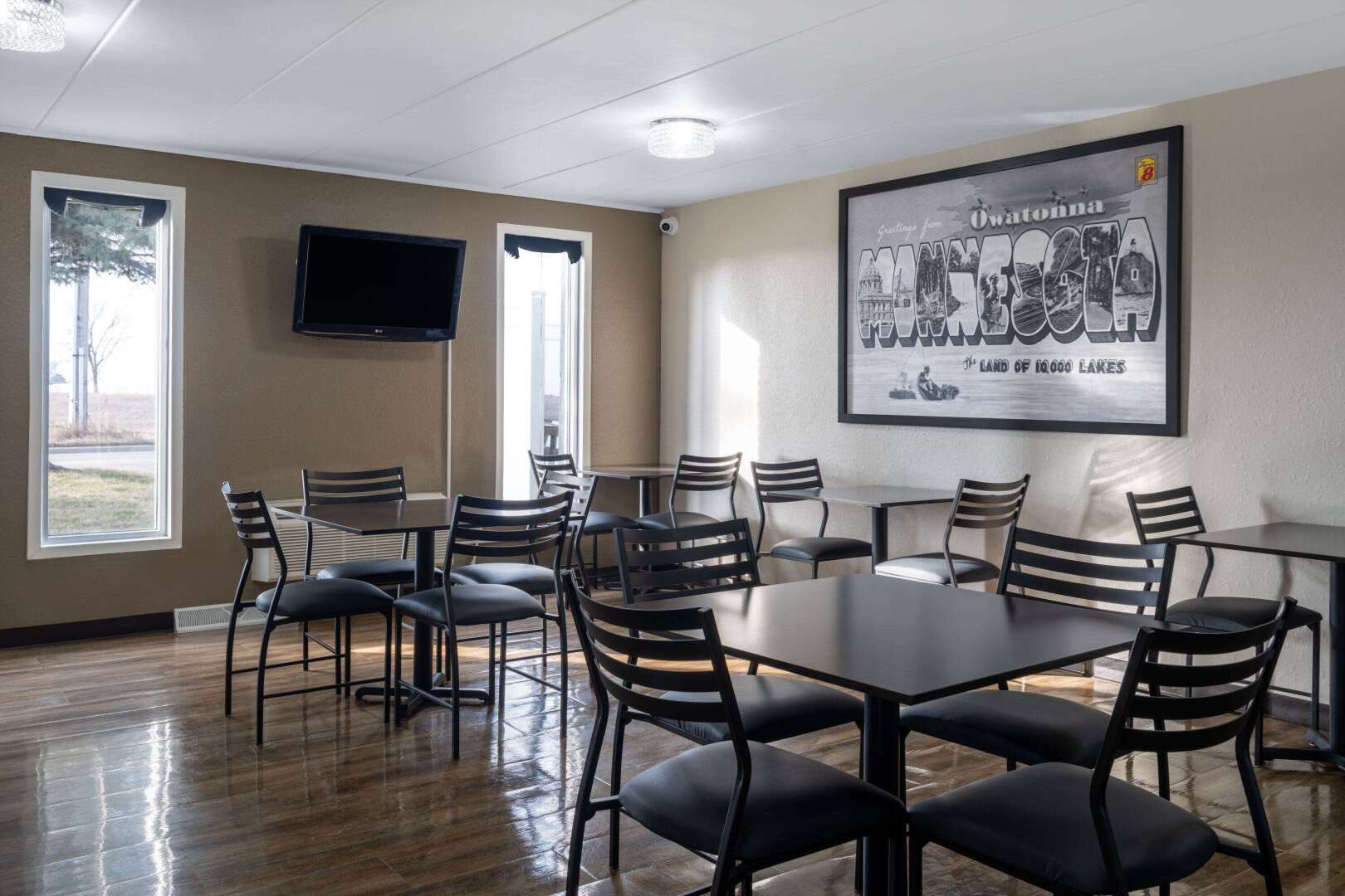 Super 8 by Wyndham Owatonna