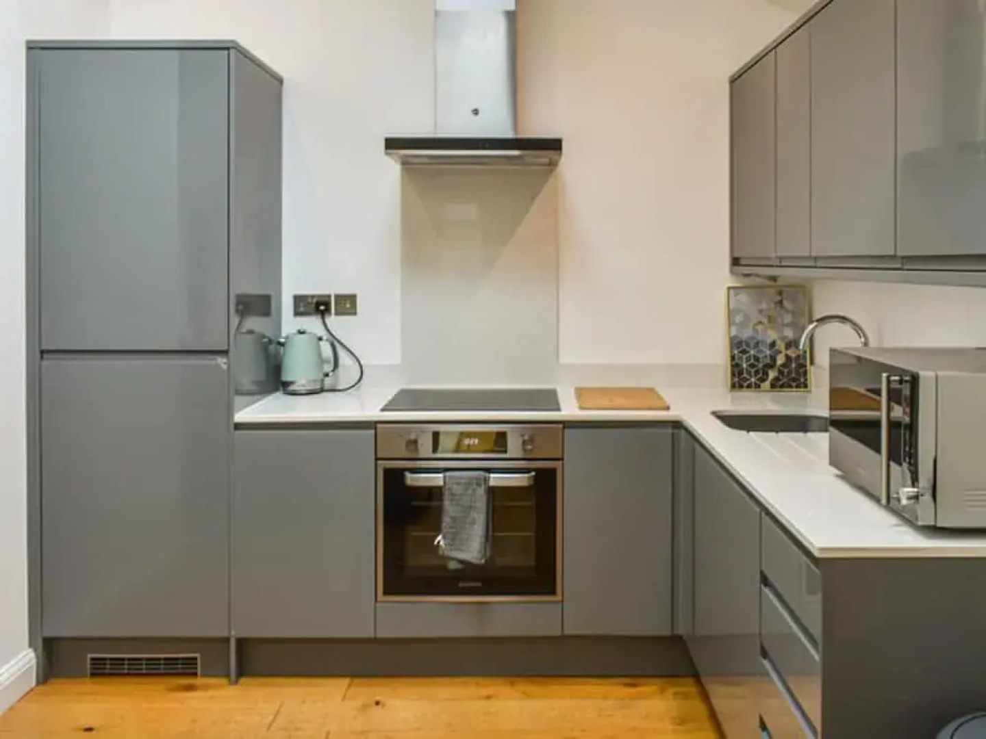 Immaculate 2-bed Bungalow in Weybridge