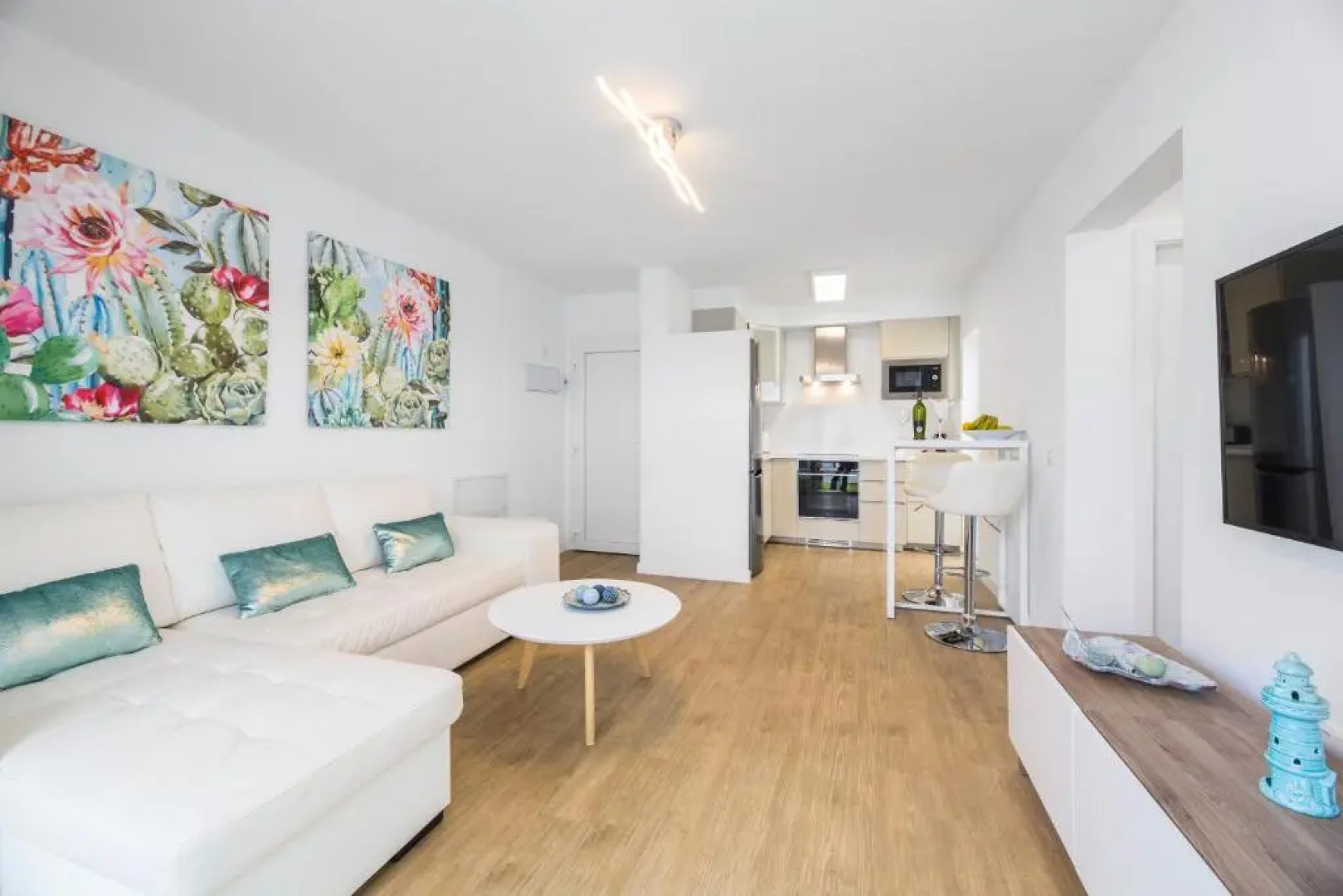 Flower Beach Suite 1