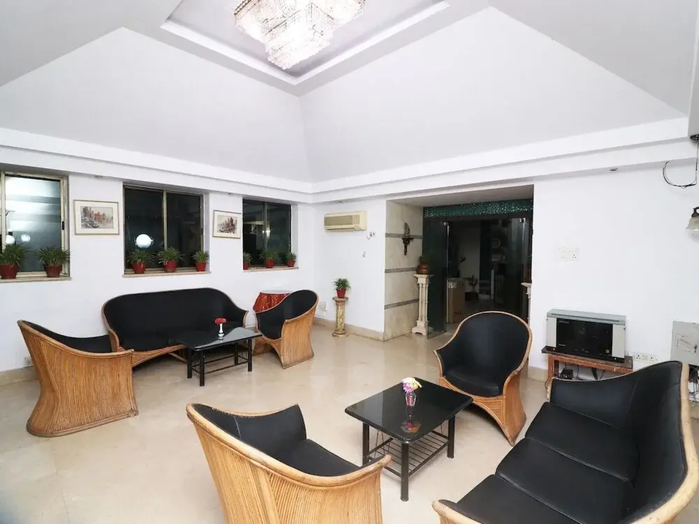 Landmarc Plaza by OYO Rooms