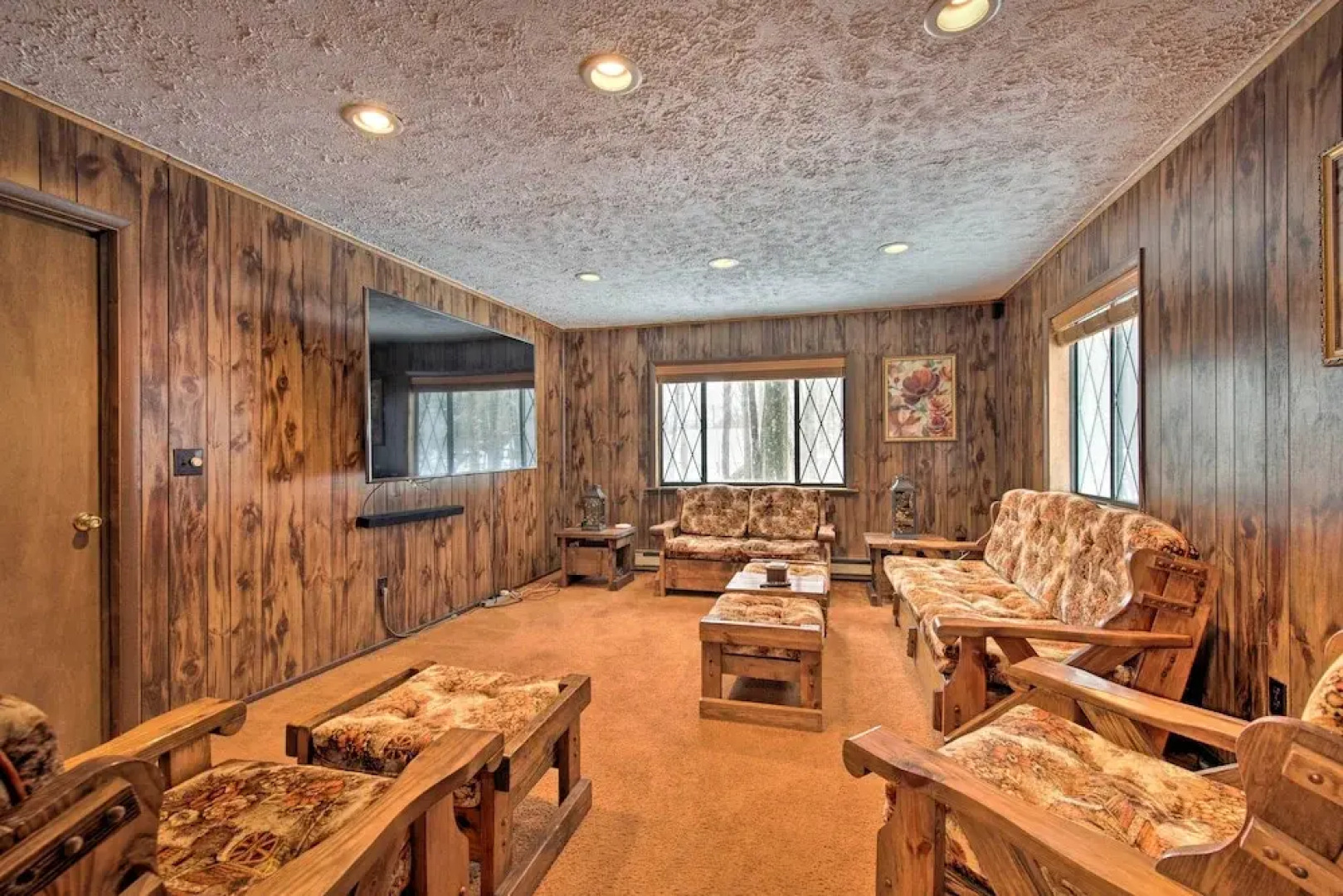 Cozy Lake Ariel Home w/ Community Amenities!