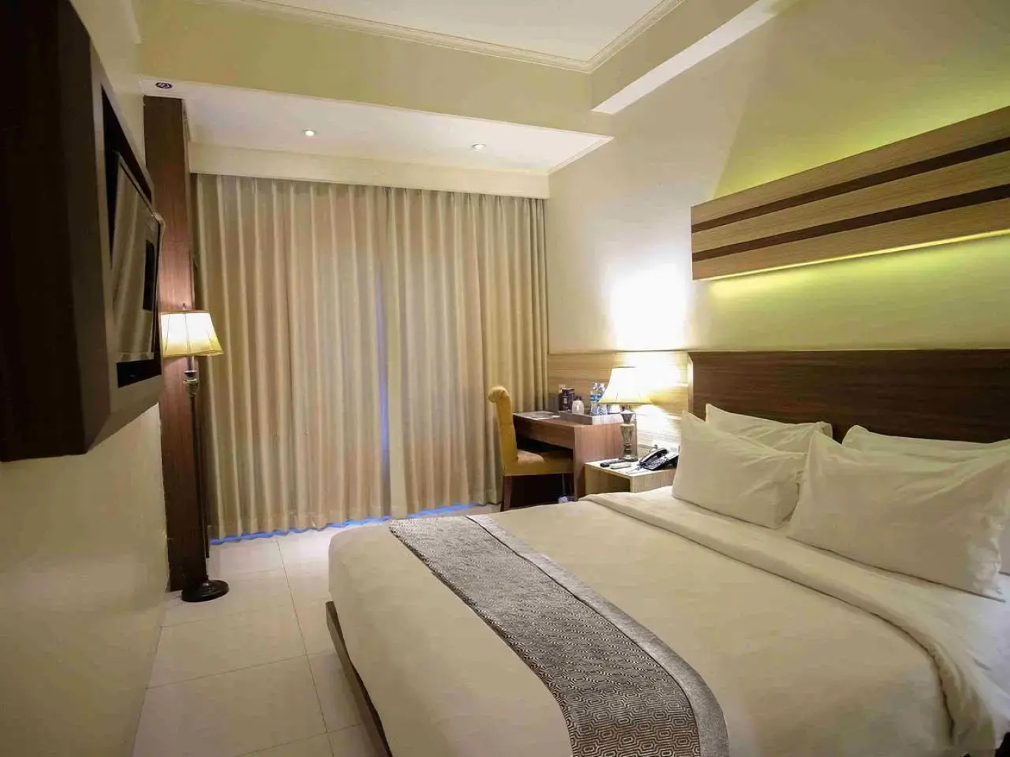 Sapphire Sky Hotel BSD City