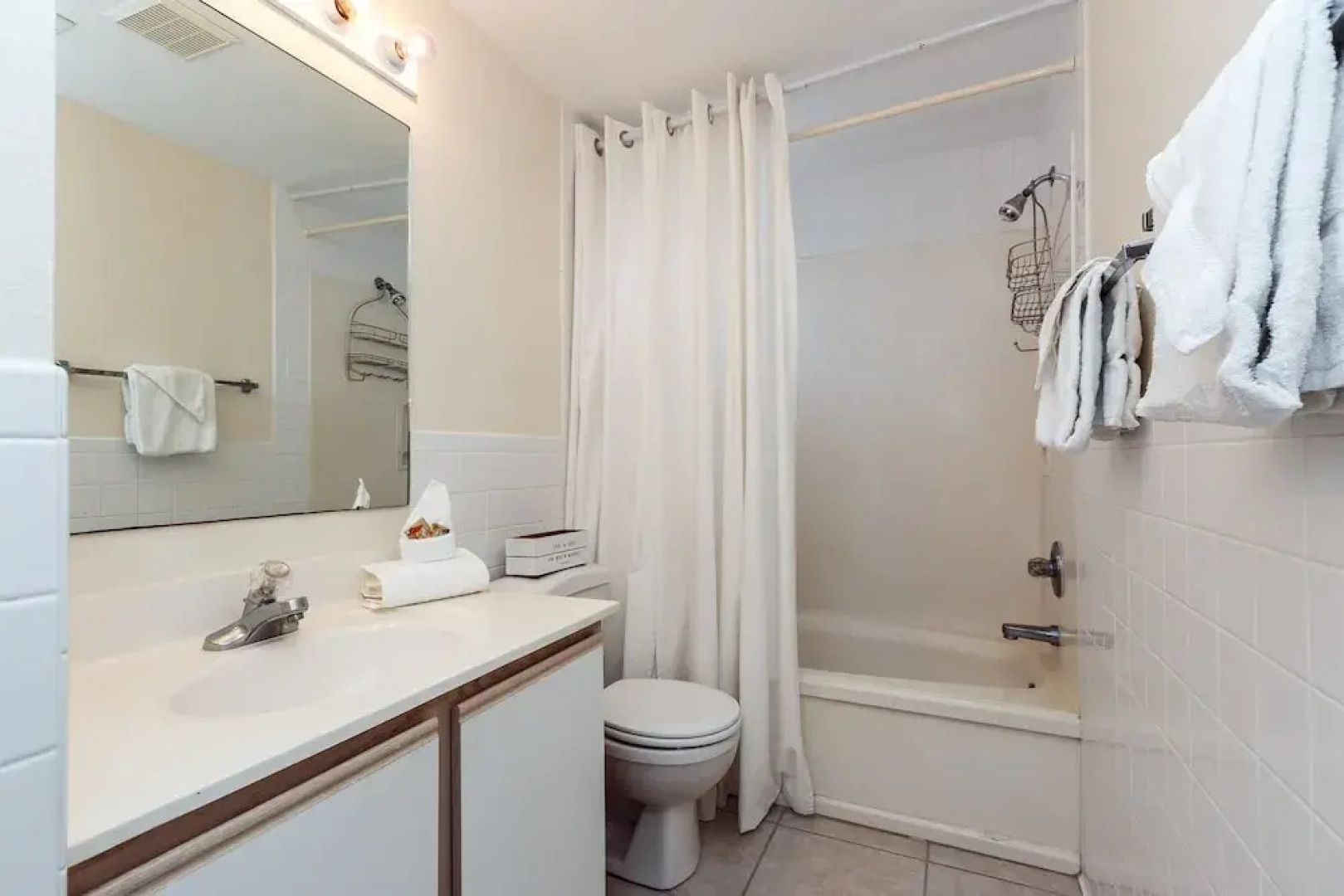 Emerald Twrs West 5006 by Brooks and Shorey Resorts