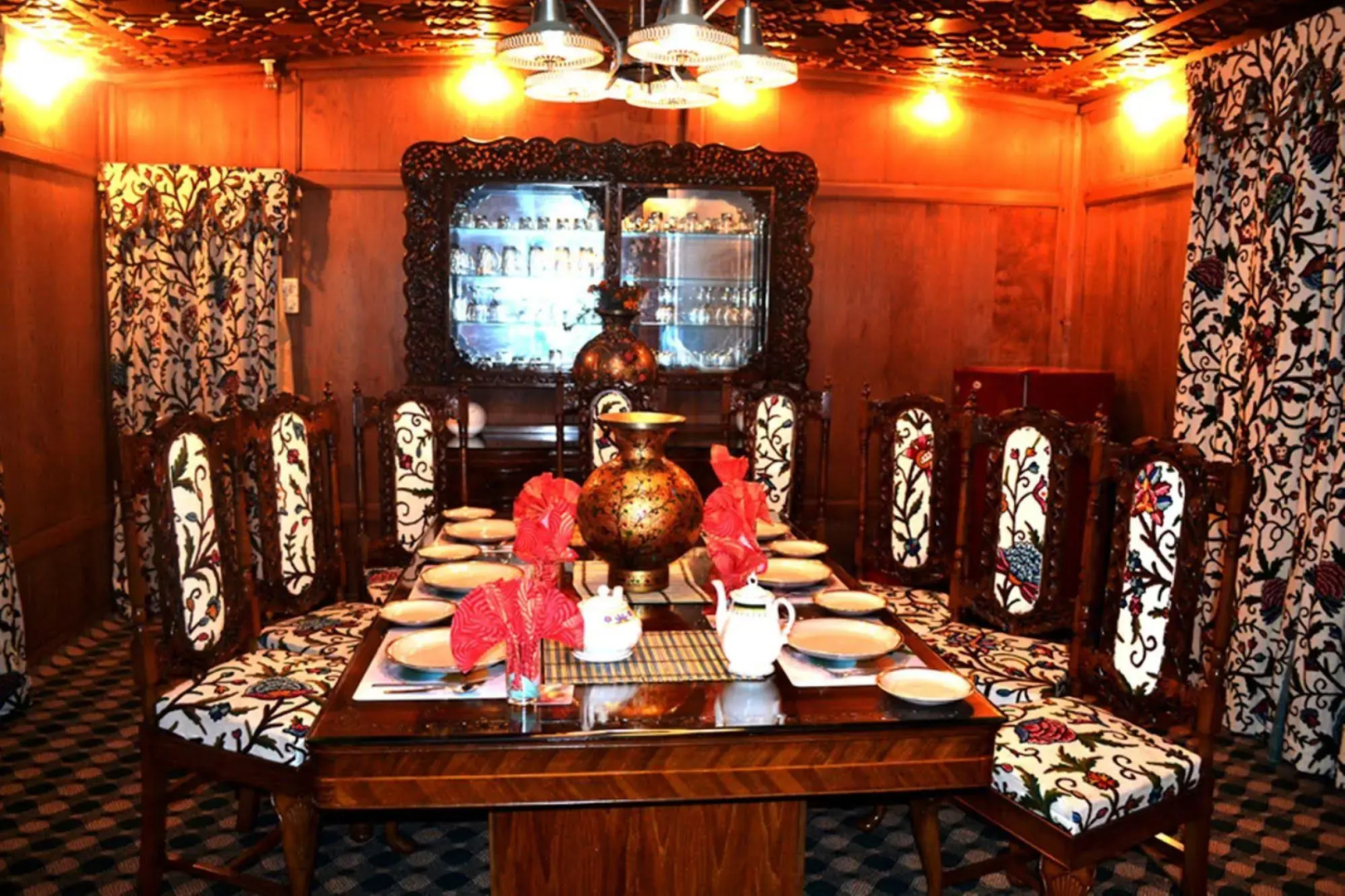 Отель Swan Group Of Houseboats