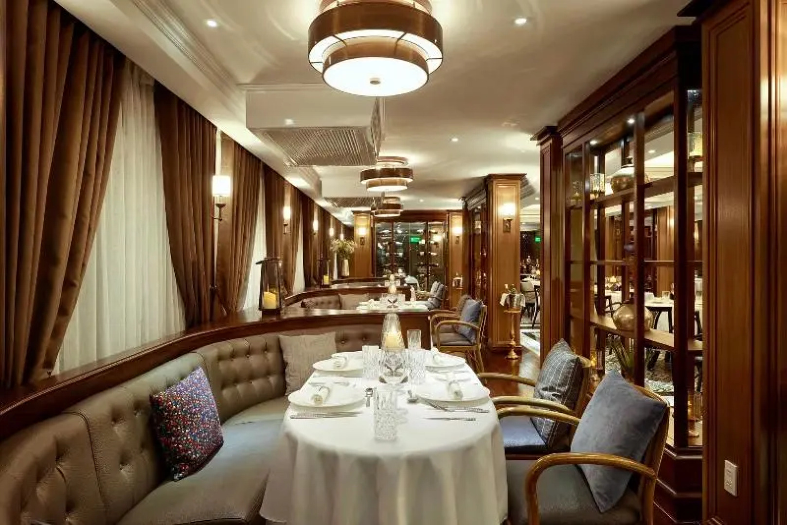 Paradise Grand Cruise Lan Ha Bay