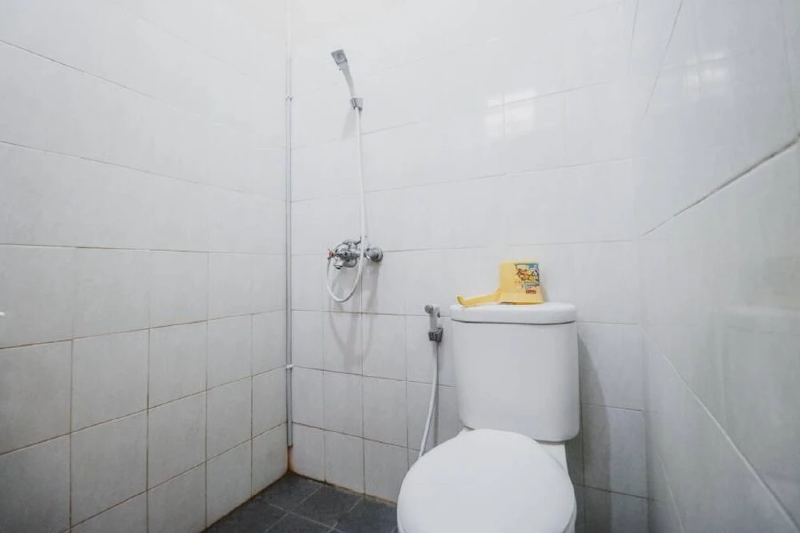 RedDoorz Plus @ Jalan Parangtritis 2