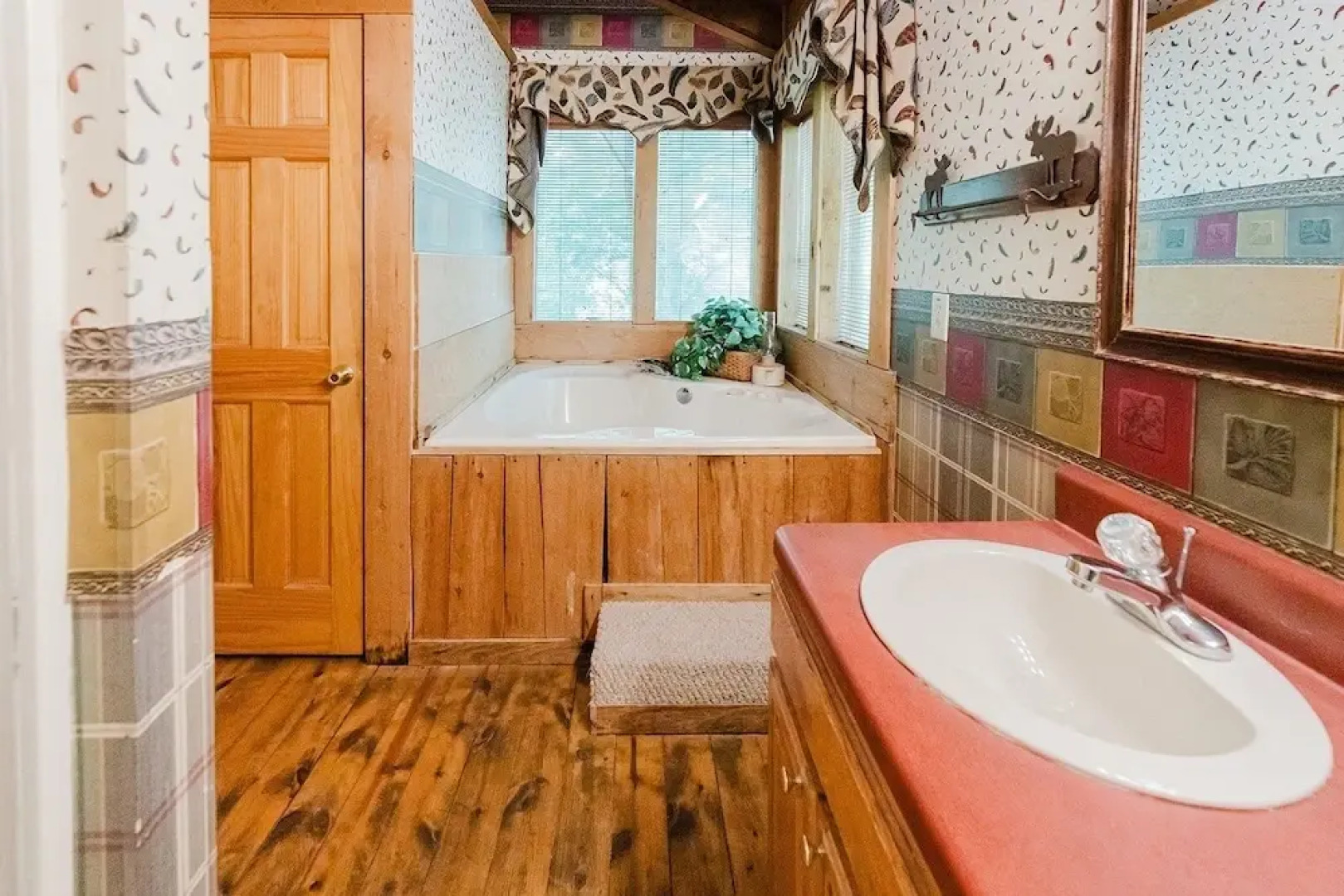 Big Kahuna Lodge 3 Bedroom Cabin by RedAwning