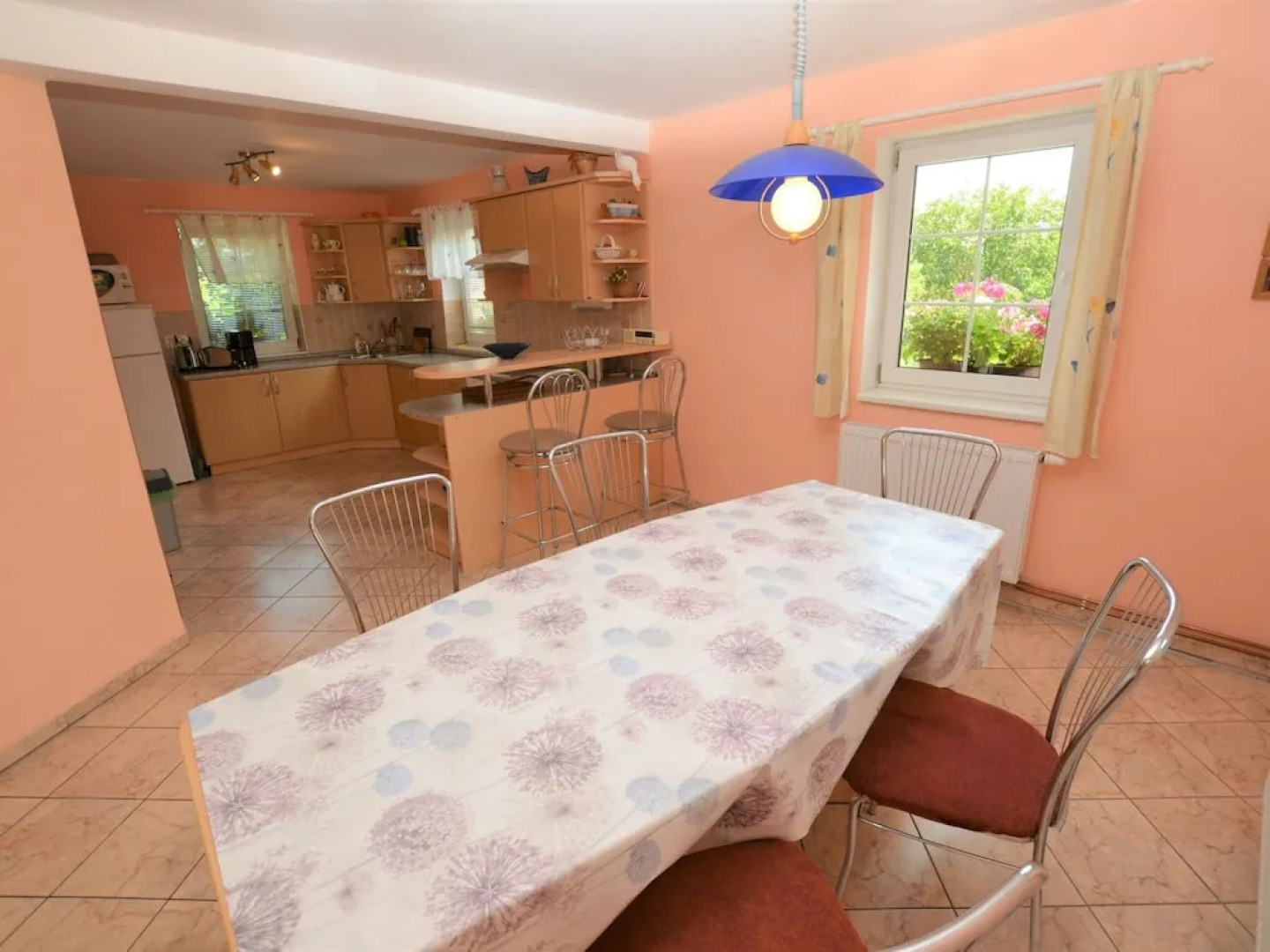 Comfortable Detached House With Large Garden