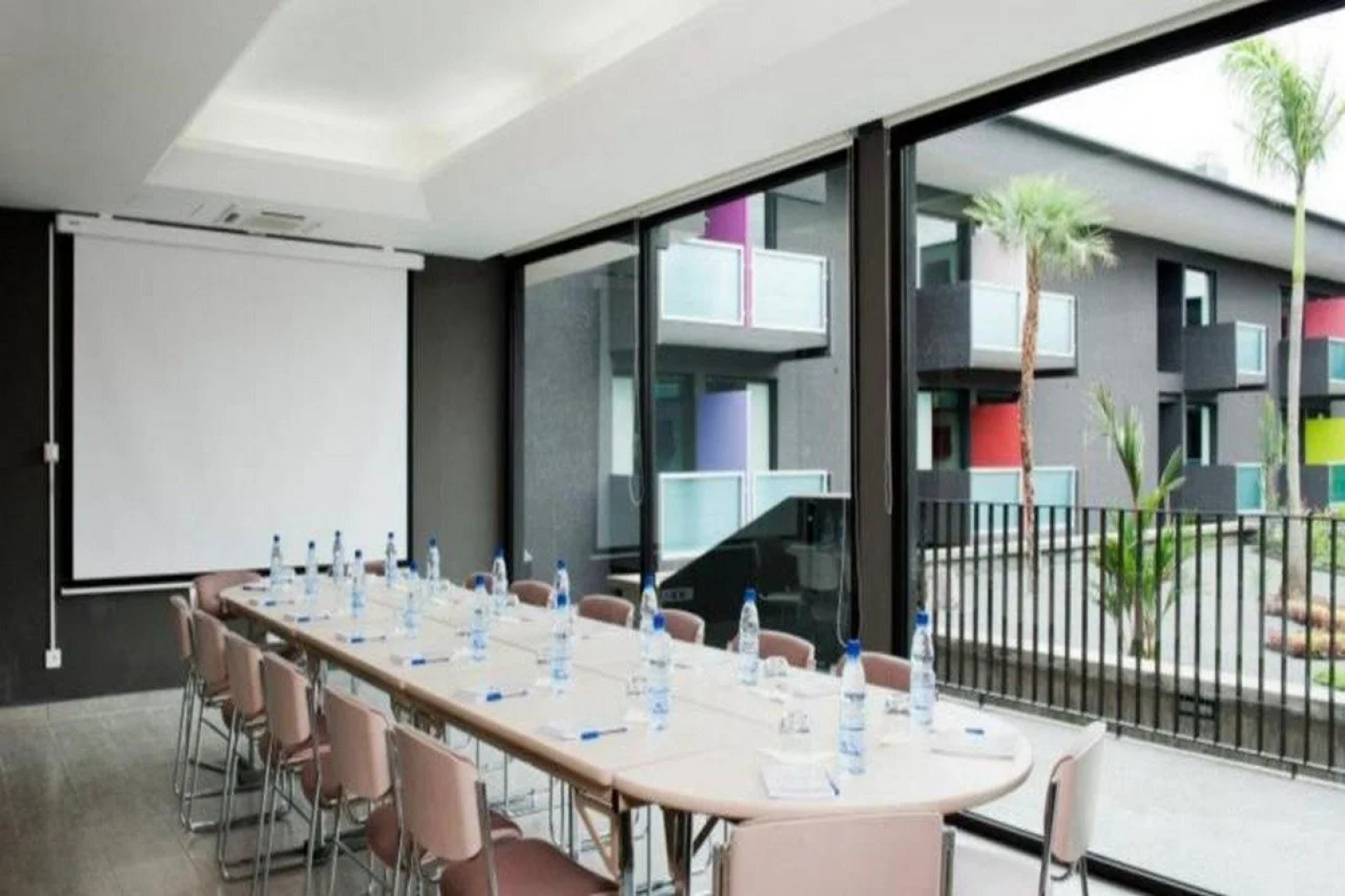 Отель Mina Liberville