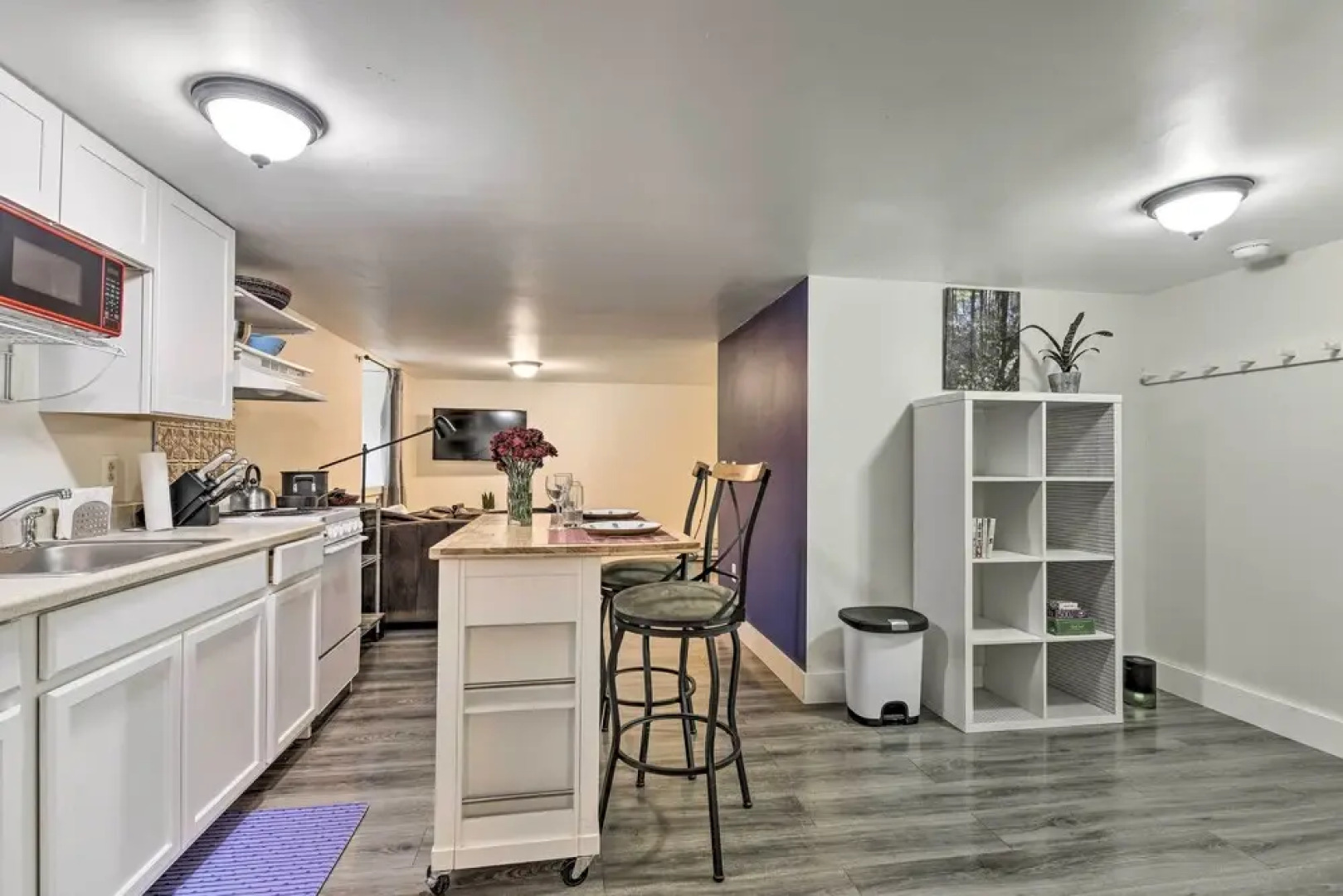 'cozy Studio Plus' in Winooski w/ Home Gym!