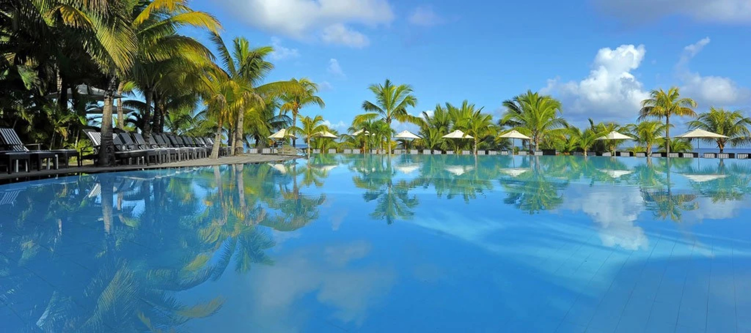 Victoria Beachcomber Resort & Spa