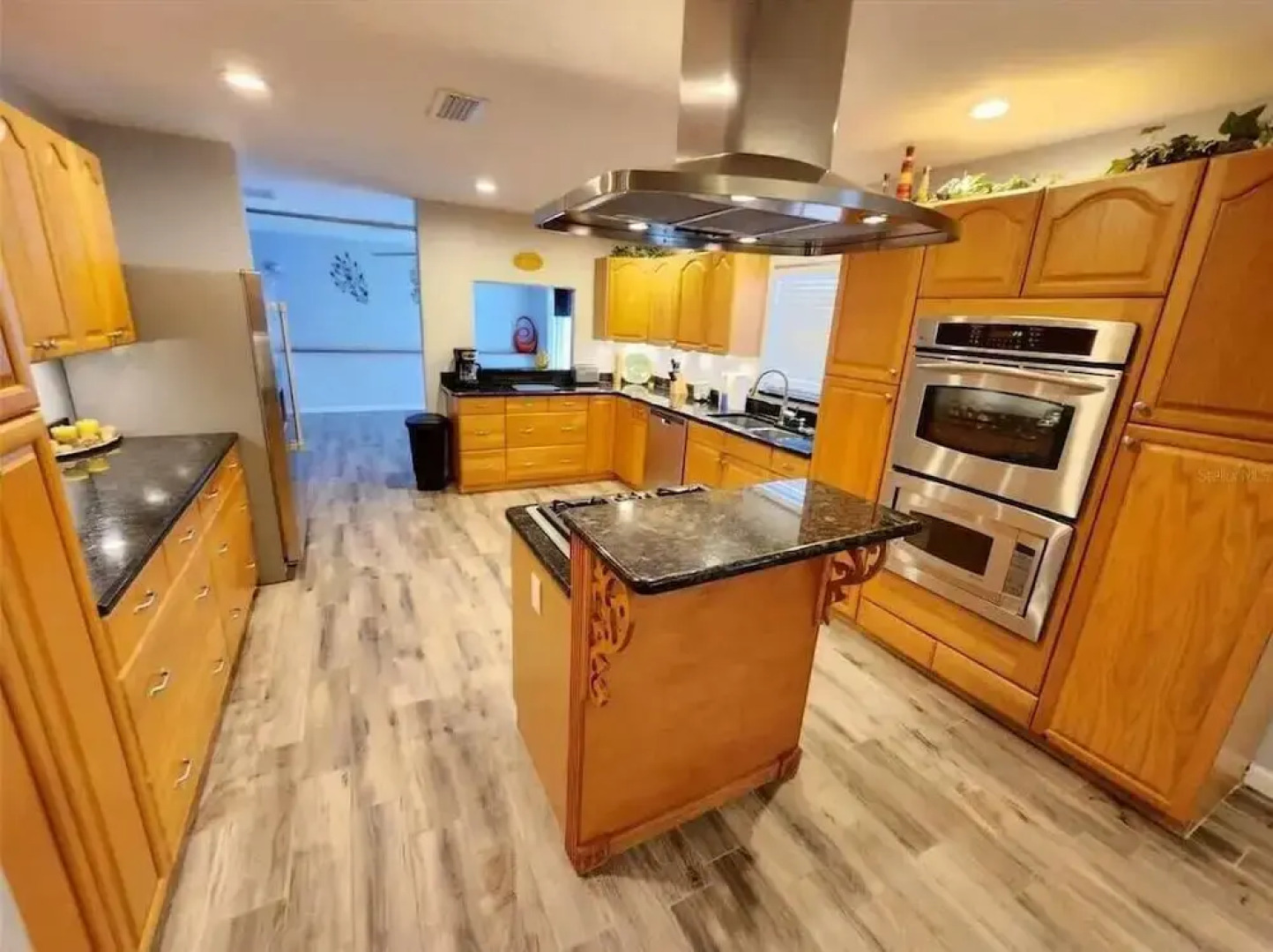 Heated Pool, Jacuzzi & Sauna! Tampa, FL