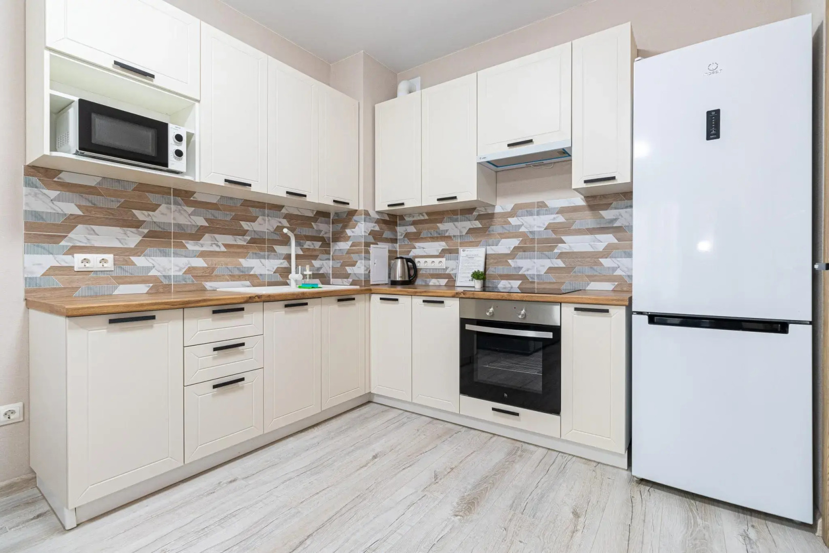 Апартаменты Добрые сутки на улице имени Героя Георгия Бочарникова 4к2