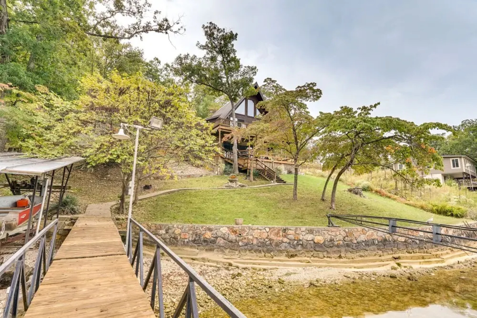 Lakefront Sunrise Beach Cabin w/ Private Dock!