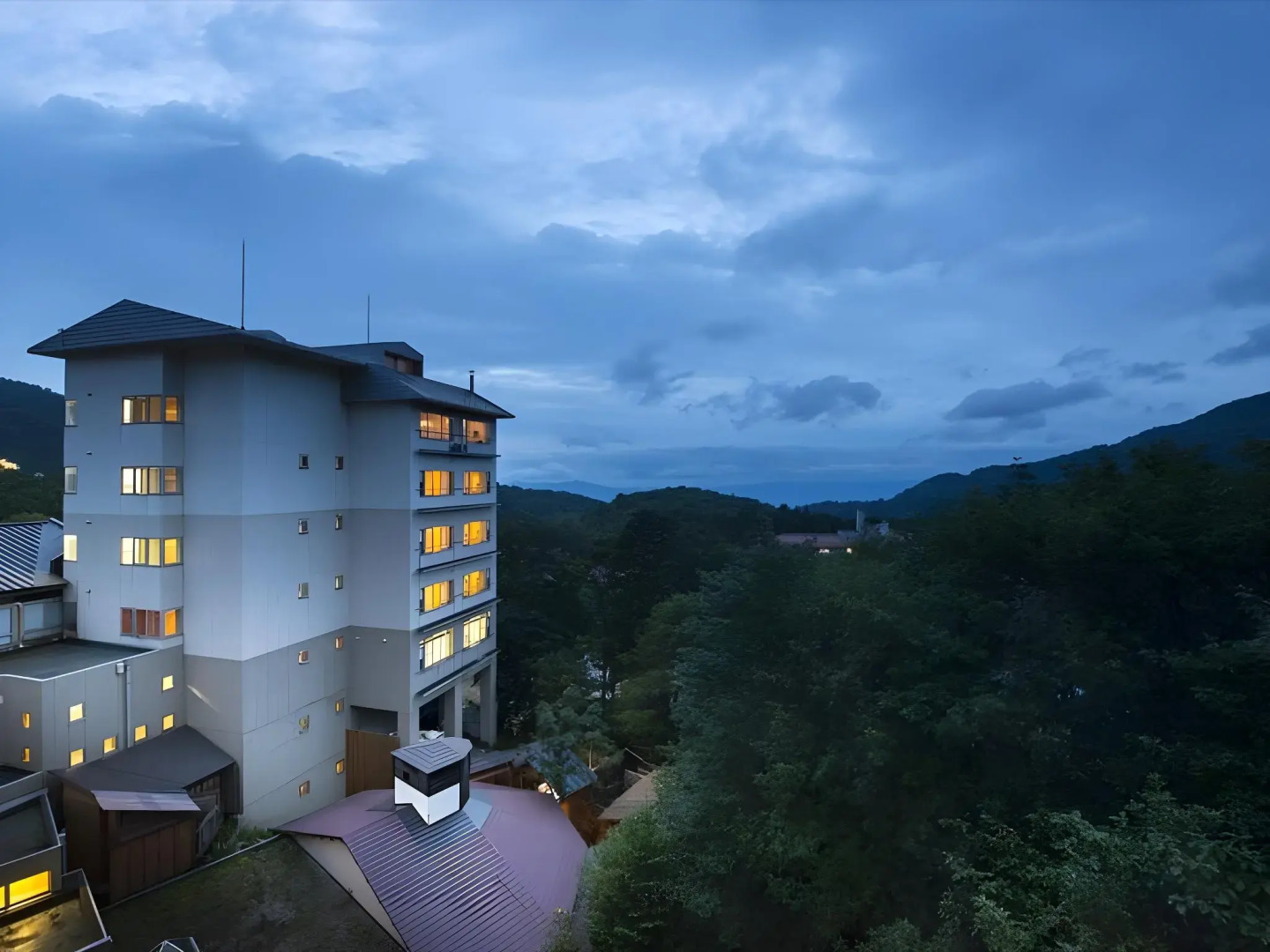 Hotel Lucent Takamiya