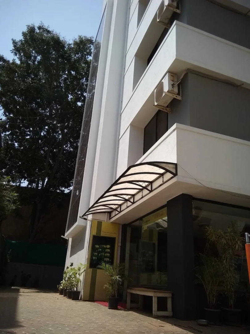Radhika Inn (All Suite Hotel)