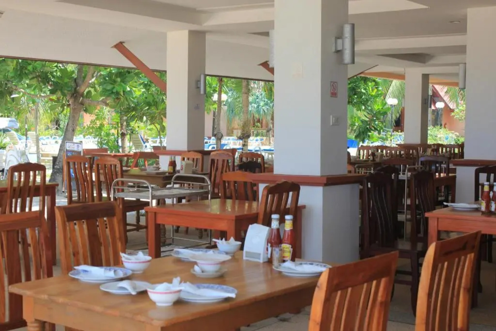 D.R. Lanta Bay Resort