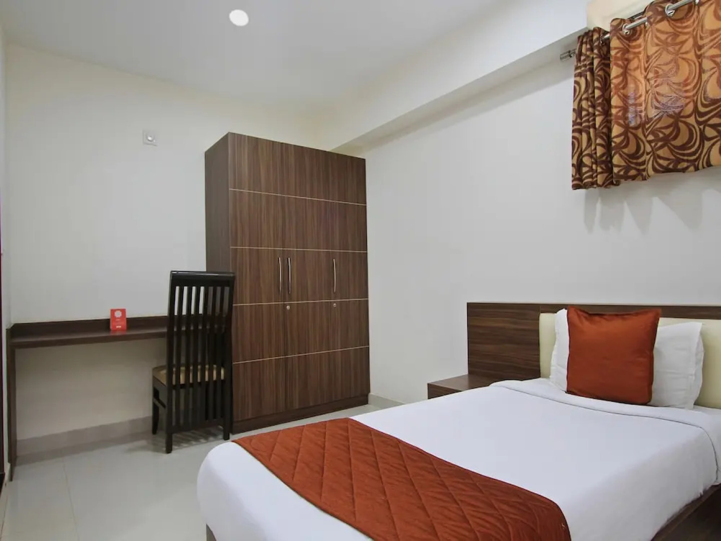 OYO 7039 Heramba Comforts