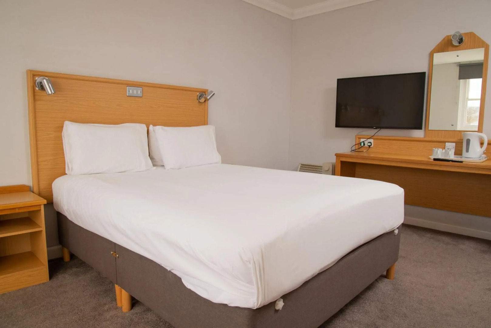 Royal Hotel, Bar & Grill