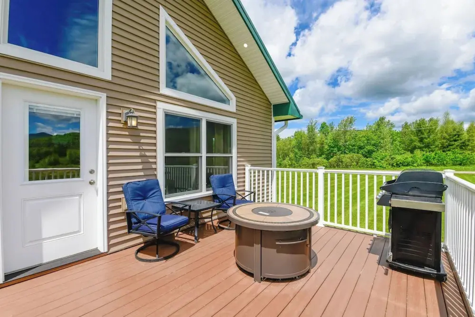 Mtn-view Home 6 Mi to Jay Peak Resort: Fish & Hike