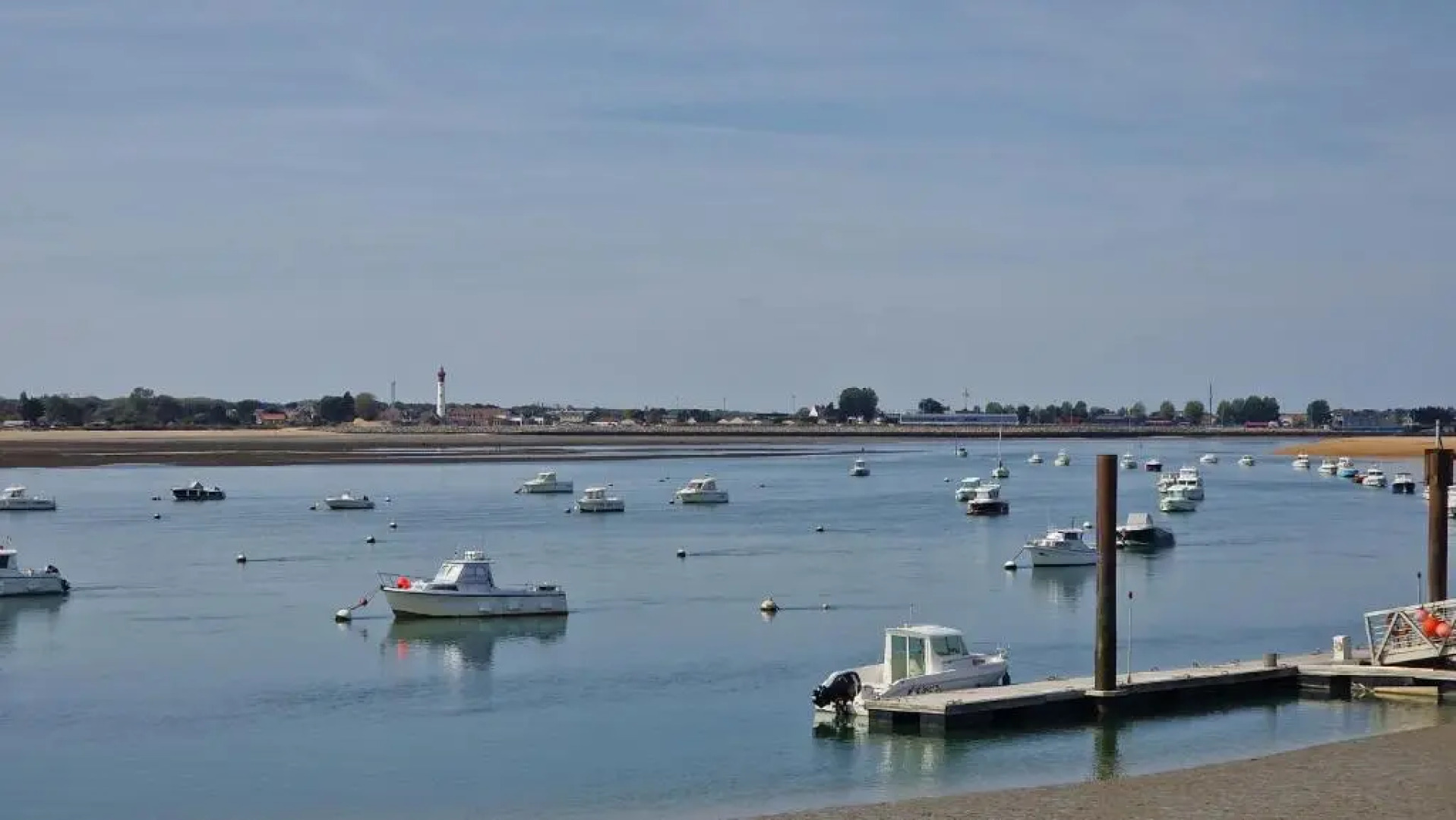 2 pièces Front de Mer ensoleillé et calme accès direct plage
