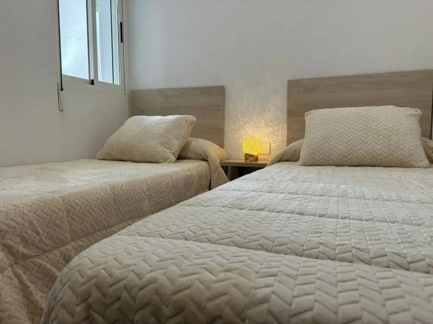 Bright Apartment Near Granada Center