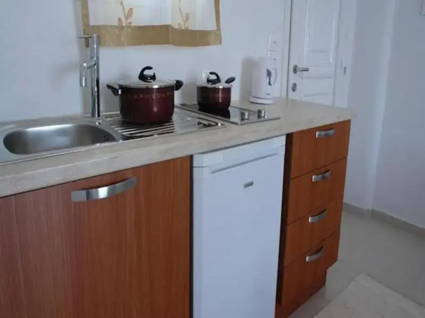 Maroulinas Boutique Studios & Apartments