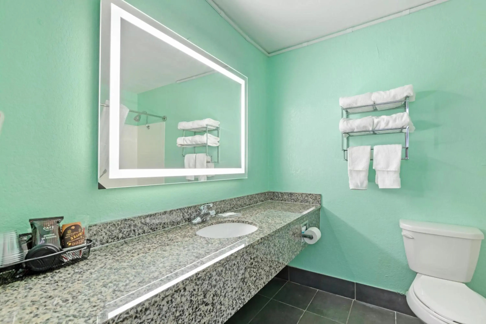 Clarion Inn Des Moines Airport