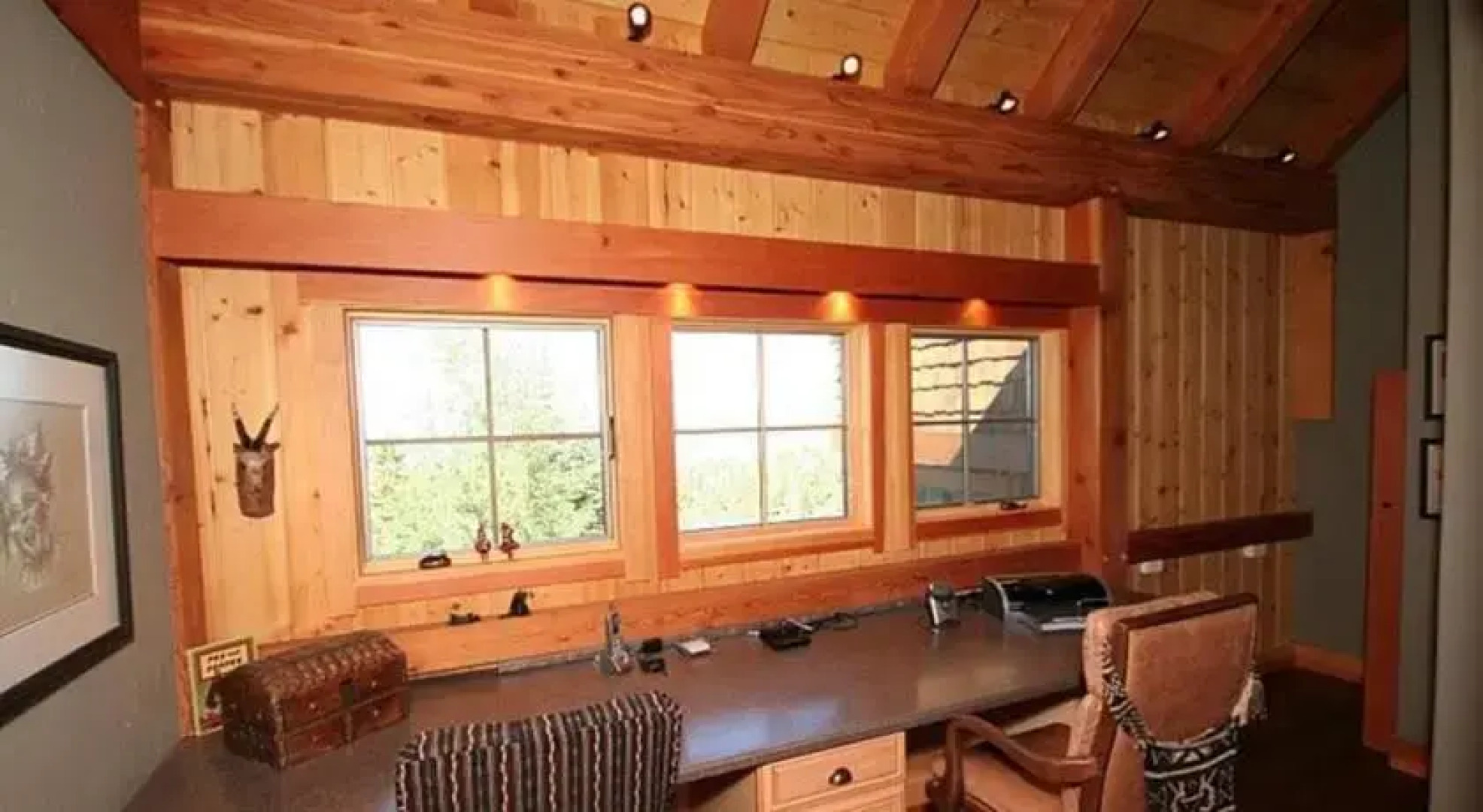 RedAwning Glacier Lodge