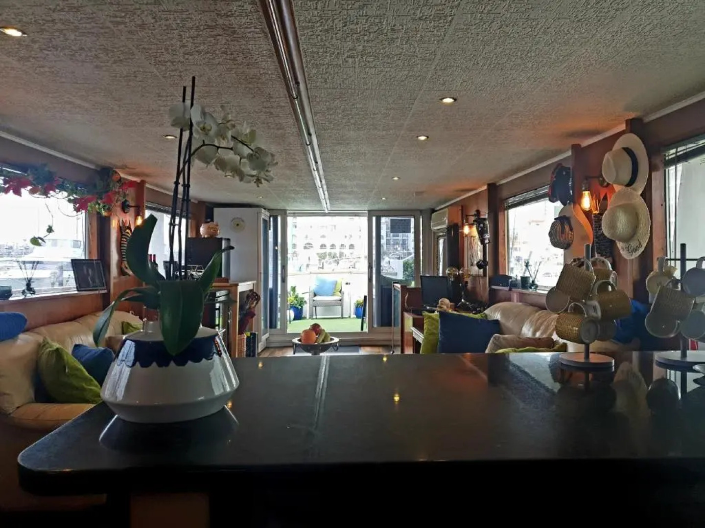 Jasmine Coral Jay Boutique Botel