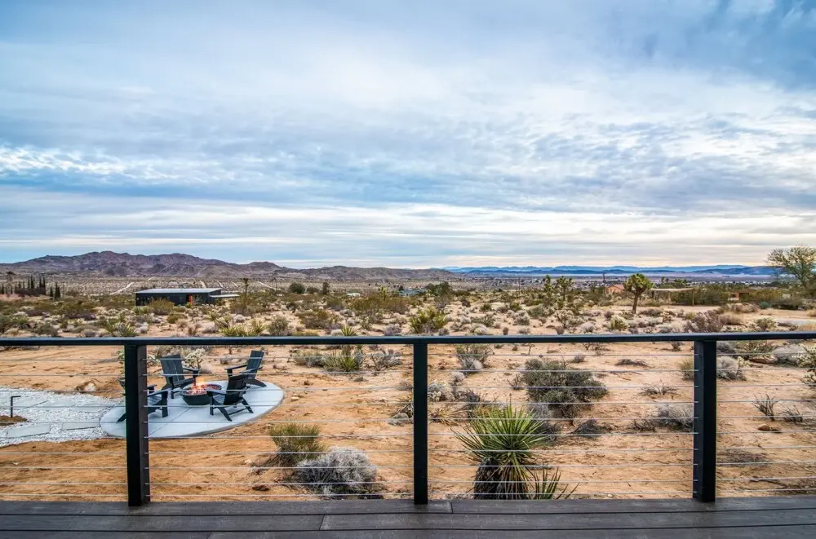 Sagebrush Bungalow - Modern Retreat W/hot Tub, Fire Pit And Bbq! 2 Bedroom Home by RedAwning