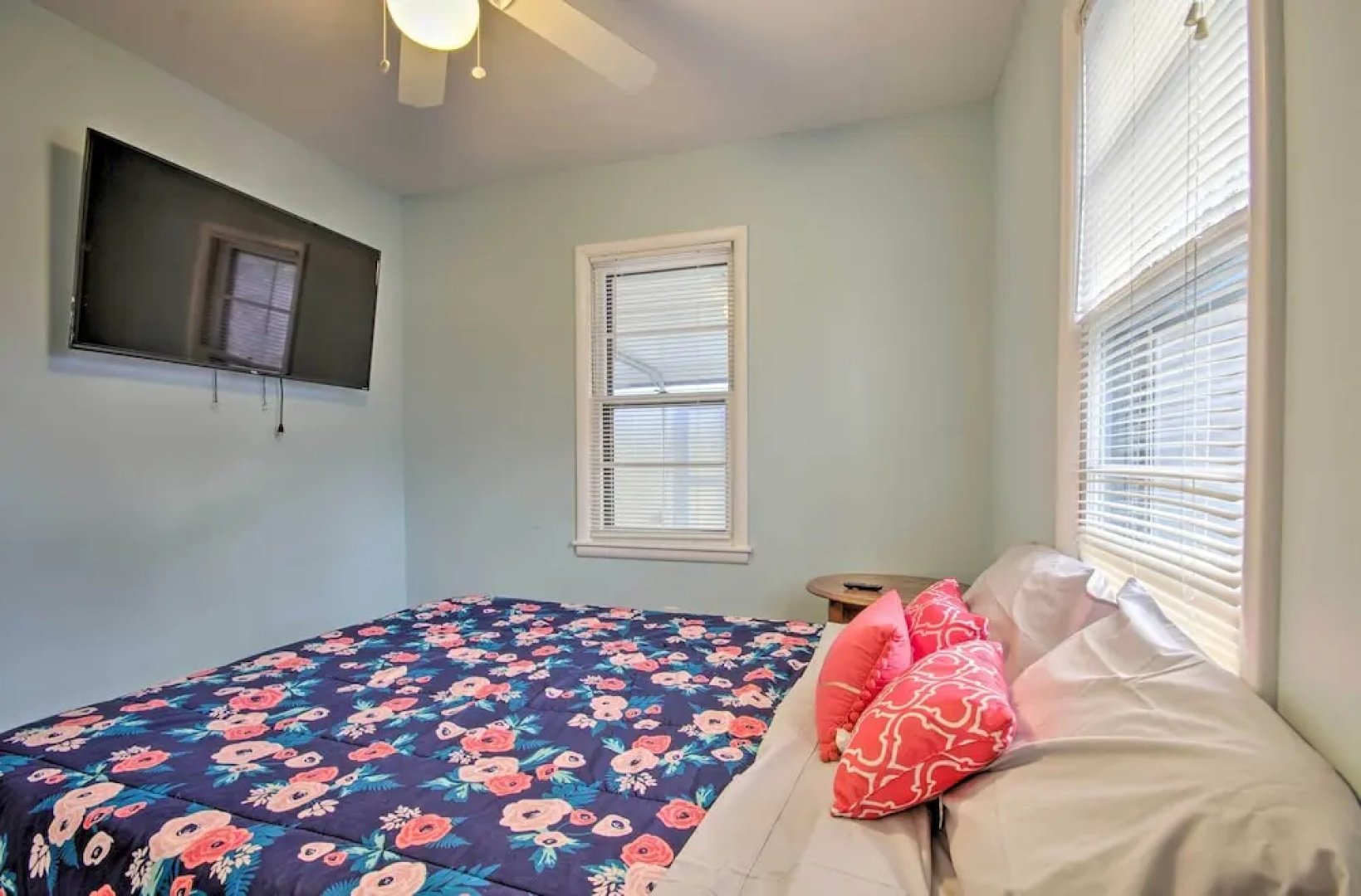 Sunrise Beach Cottage w/ Dock & Boat Launch!