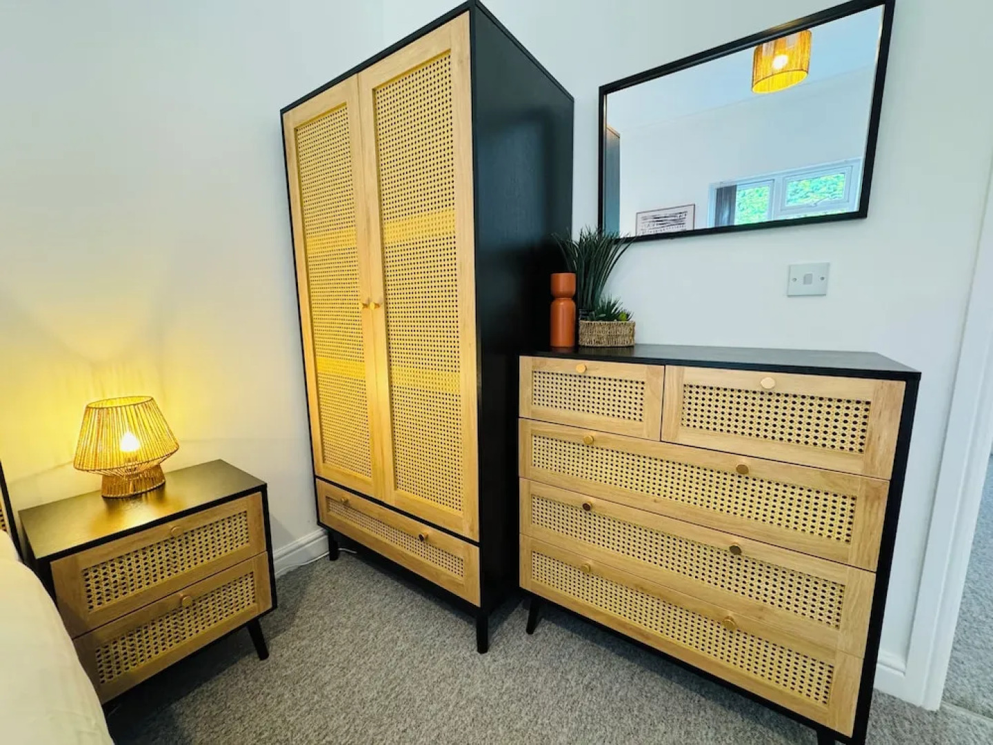 Spacious One Bed Apt With Scenic Views