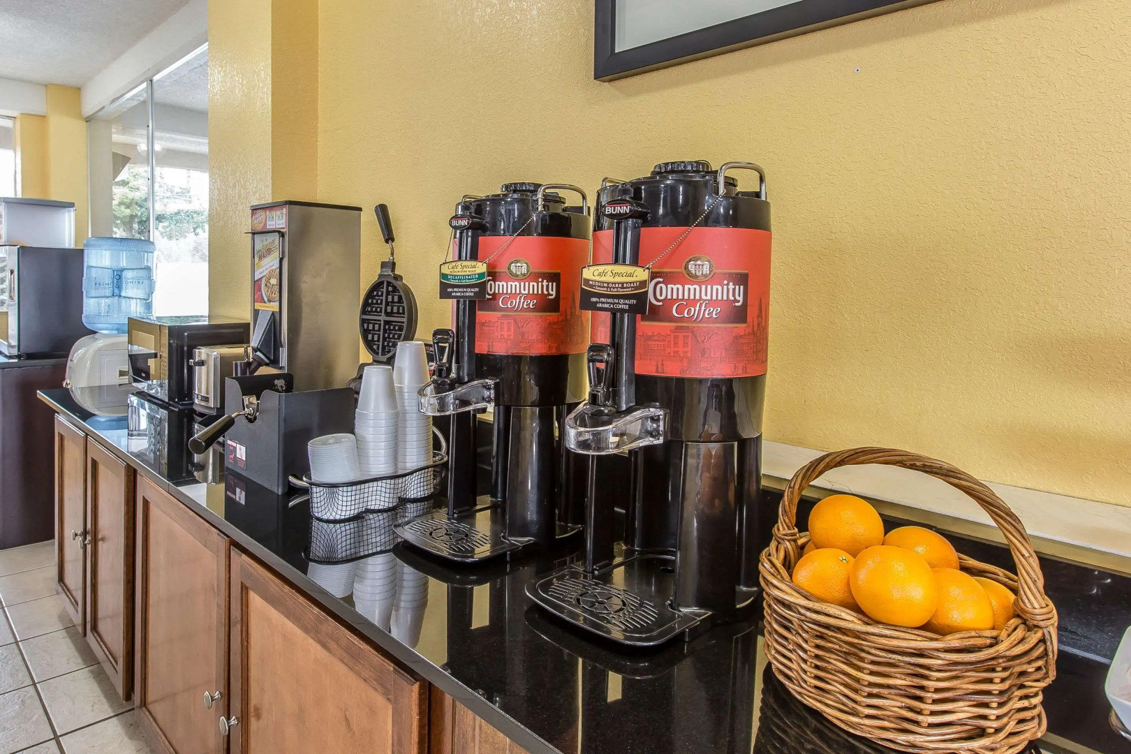 Econo Lodge Byron near Historic District - Warner Robins