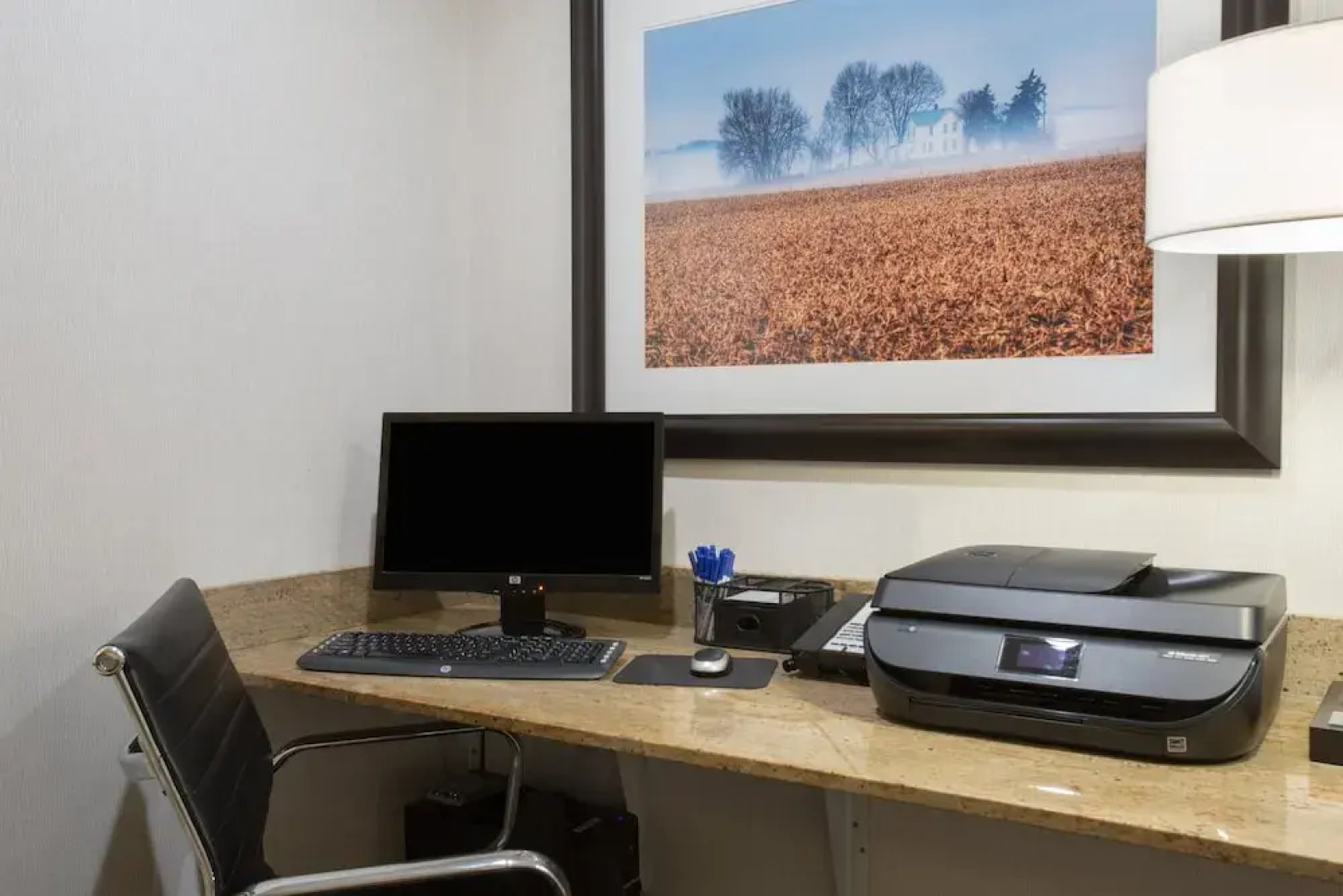 Holiday Inn Express Hotel & Suites Concordia US81