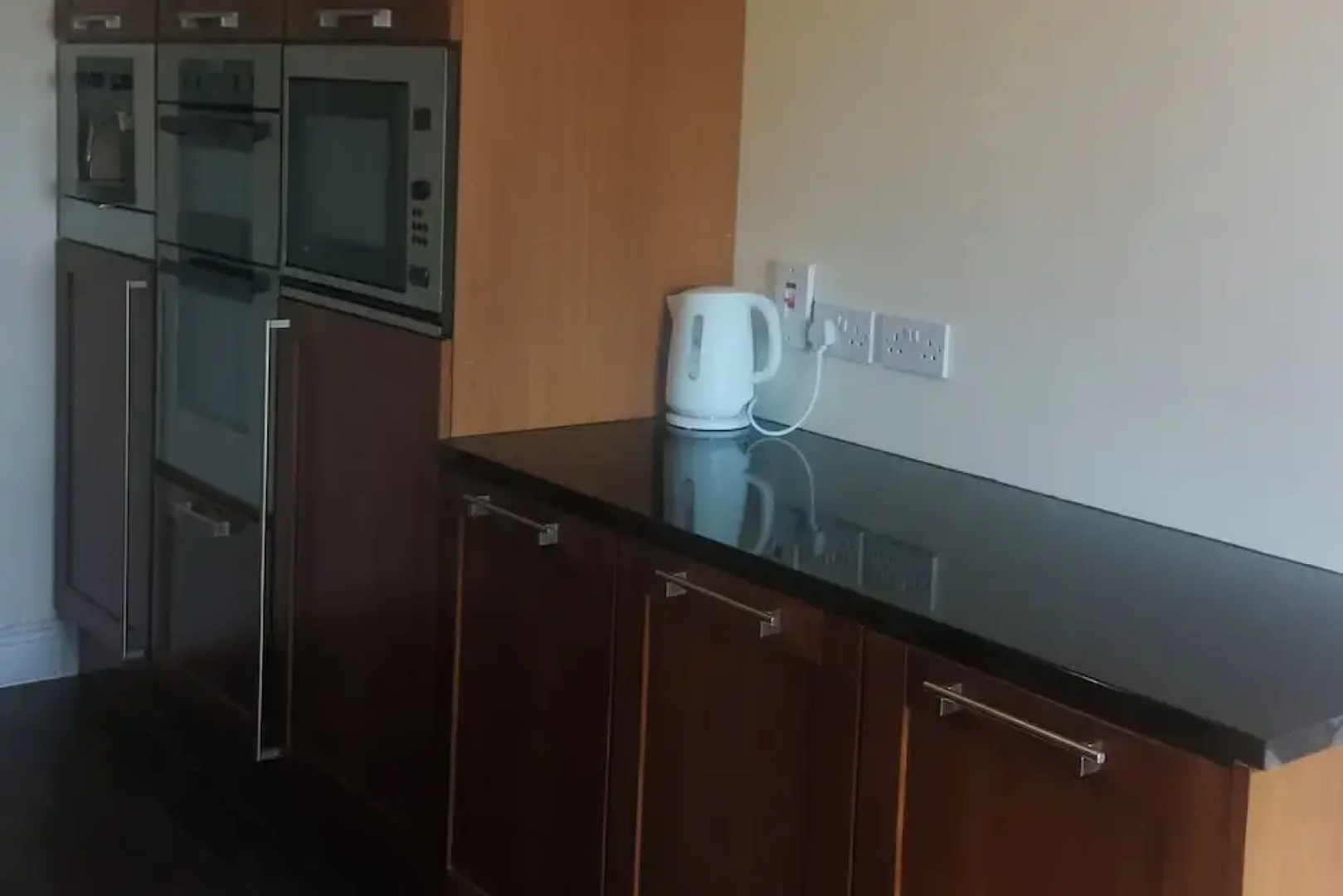 3 bed House With 2 Living Areas and 2 Bathrooms