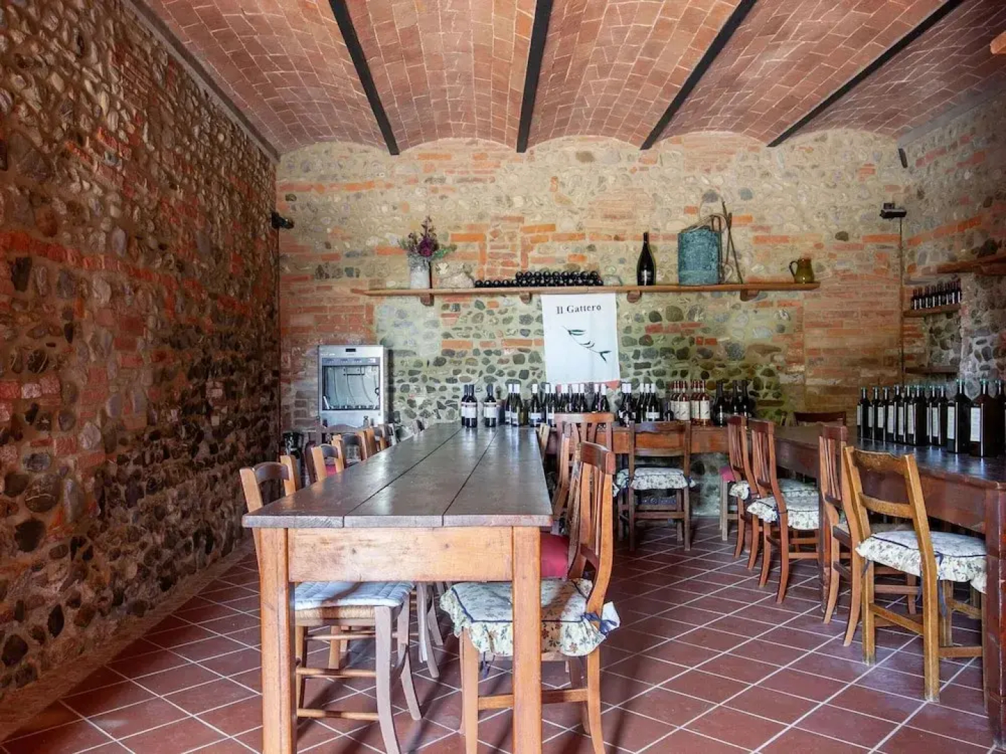 Tuscan Farmhouse in Peccioli with Swimming Pool near Lakes