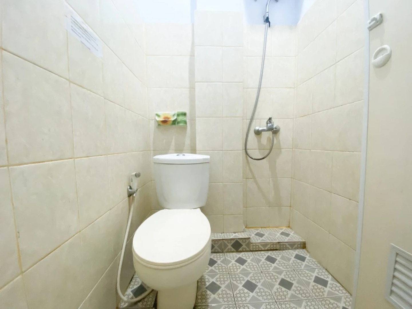 RedDoorz near Terminal Dangerakko Palopo